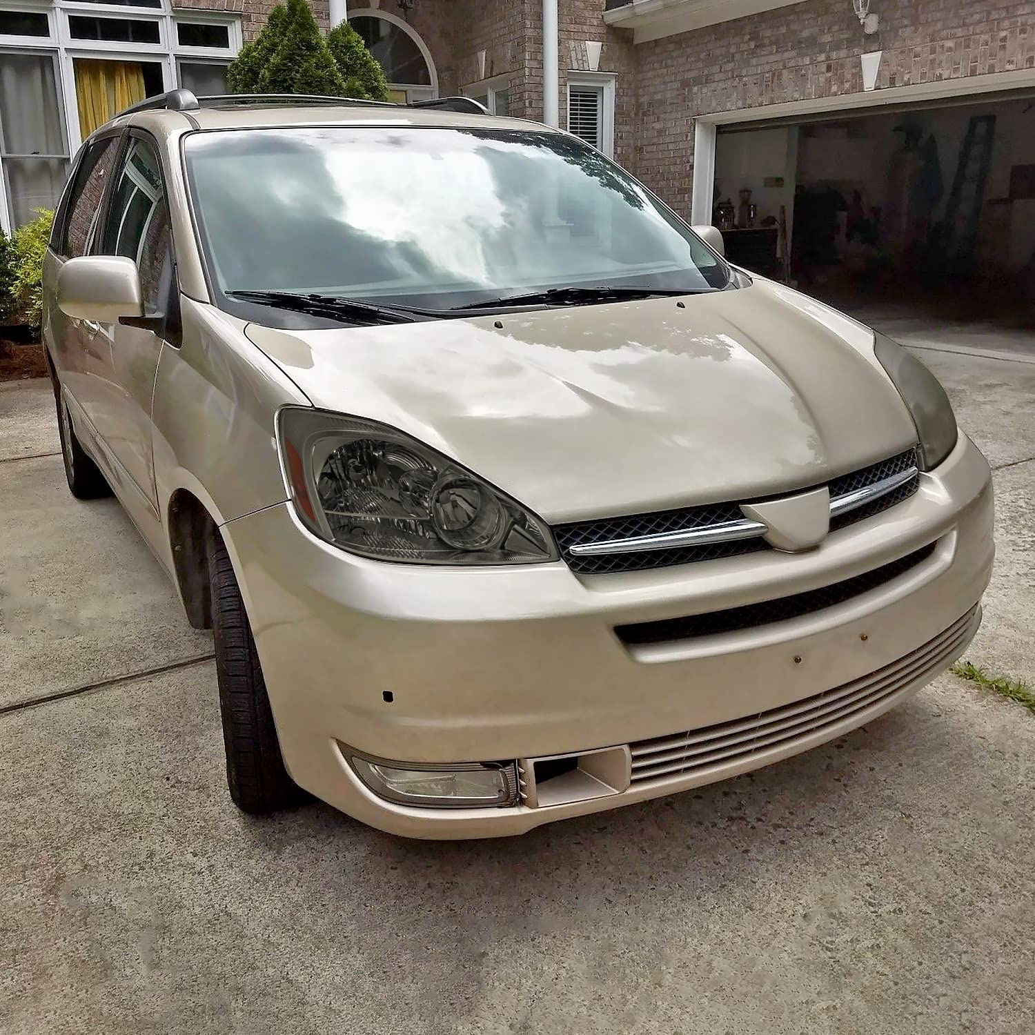 Smoke Headlights Spec-D Tuning Compatible with 2004-2005 Toyota Sienna, Left + Right Pair Headlamp Assembly