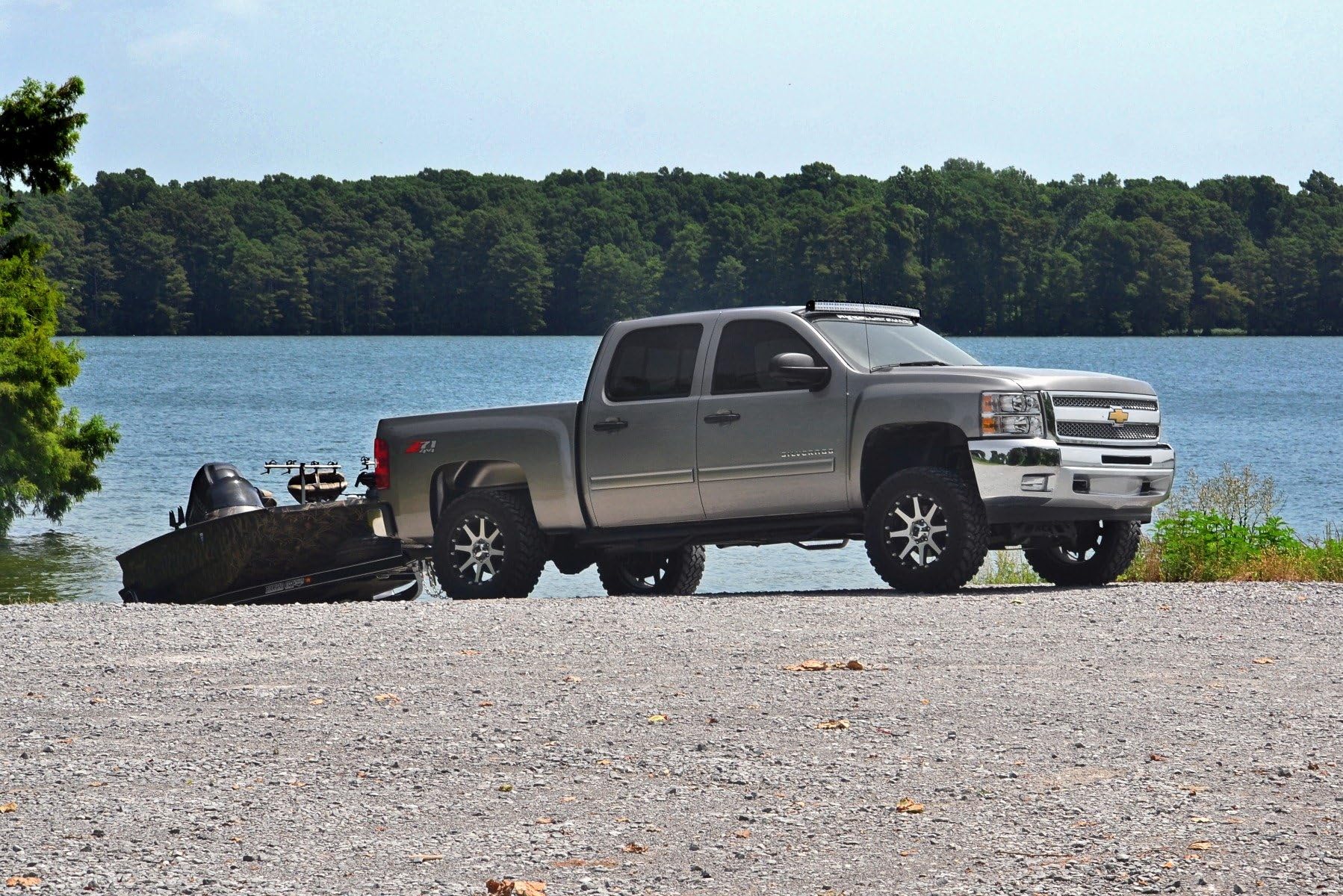 6" Rough Country Suspension Lift Kit with M1 Struts/M1 Rear Shocks for Chevy Silverado & GMC Sierra 1500 (2007-2013) 4WD