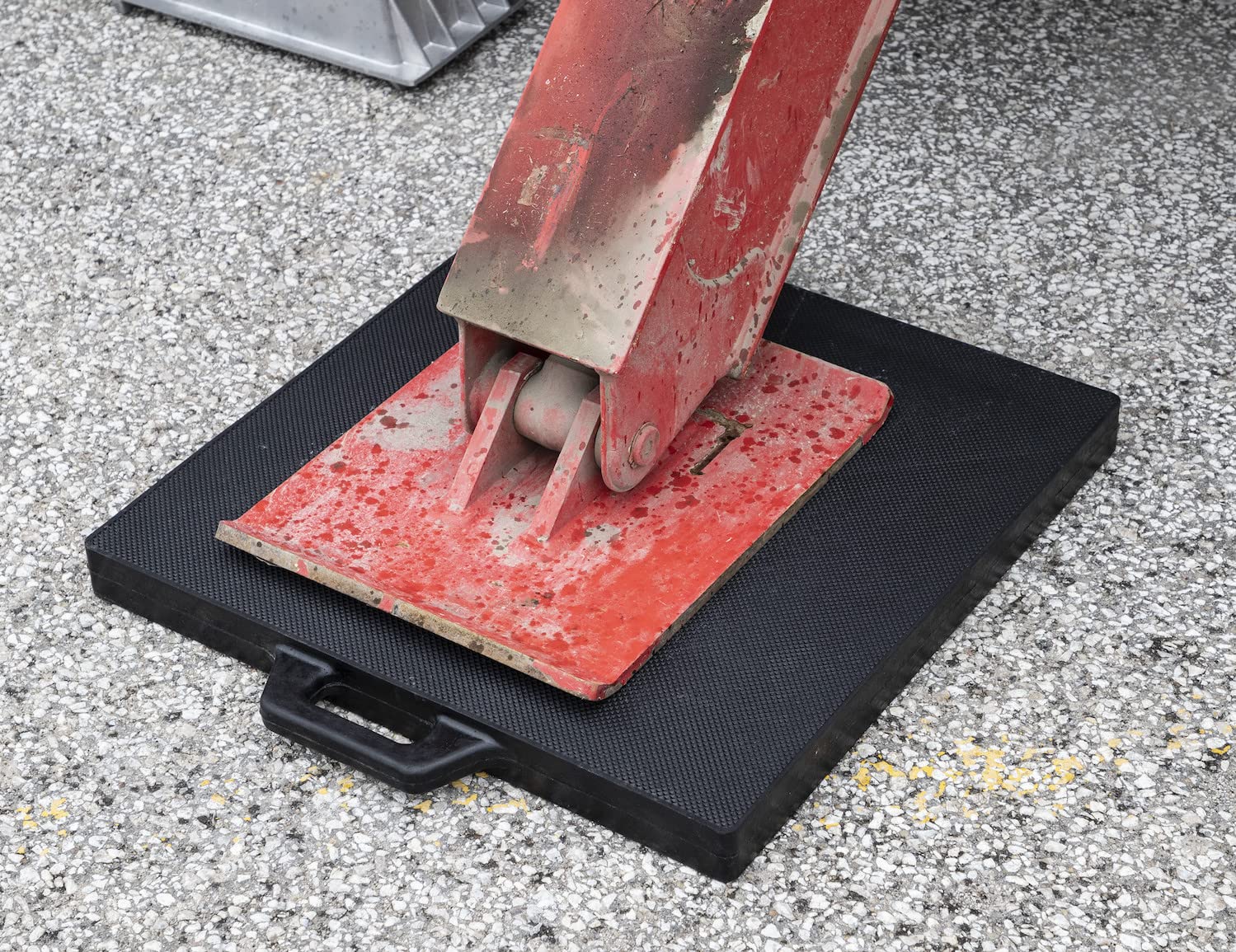 Buyers Products Rubber Outrigger Pad OP18X18R, 18 X 18 X 2 Inch Thick, Solid Crane Pad with Textured Surface And Built-In Handle, Ideal Pad for Concrete, Paved Surfaces And Off-Road Use