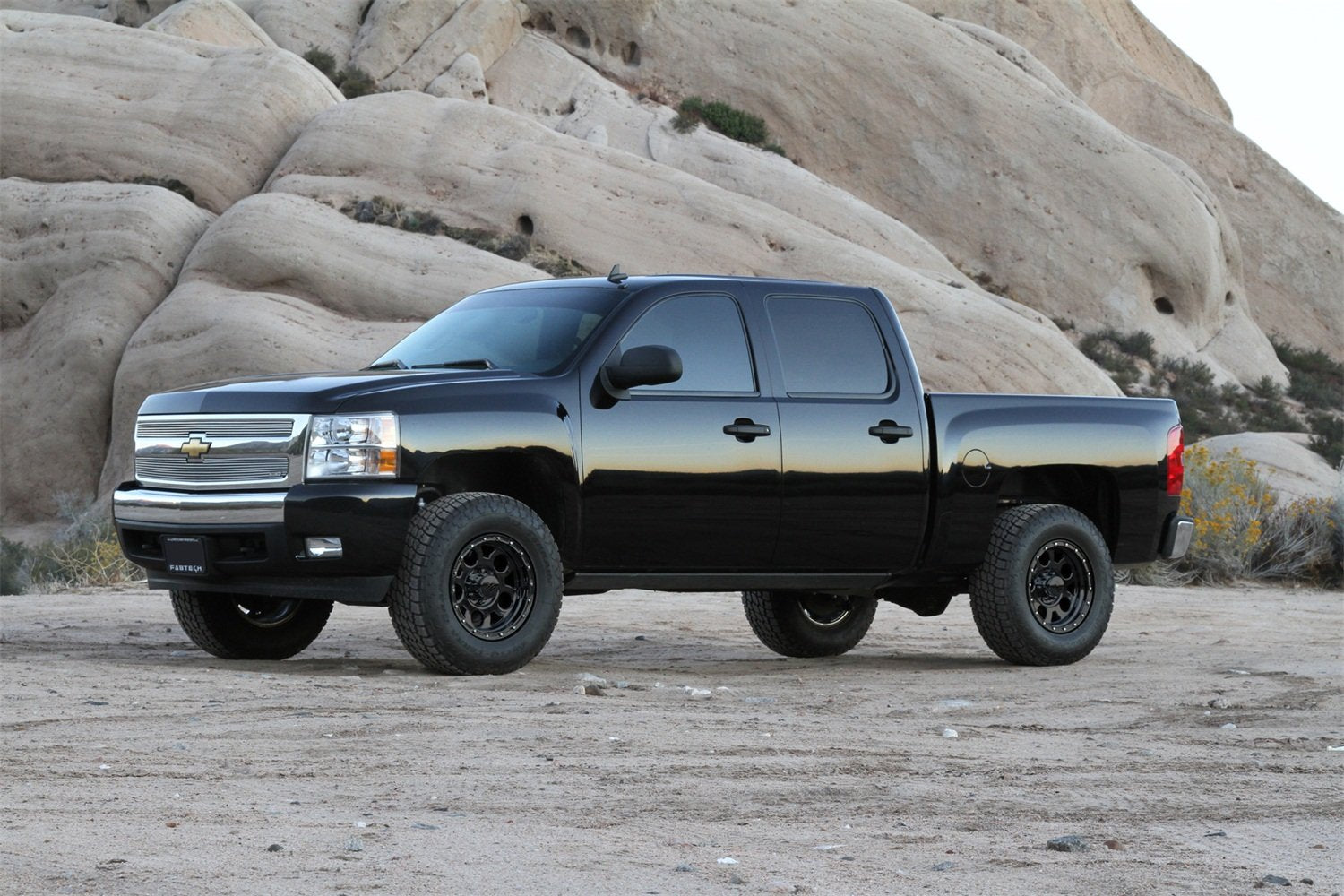 Budget Lift System w/Shock Fabtech K1059 w/Performance Shocks 4 in. Lift