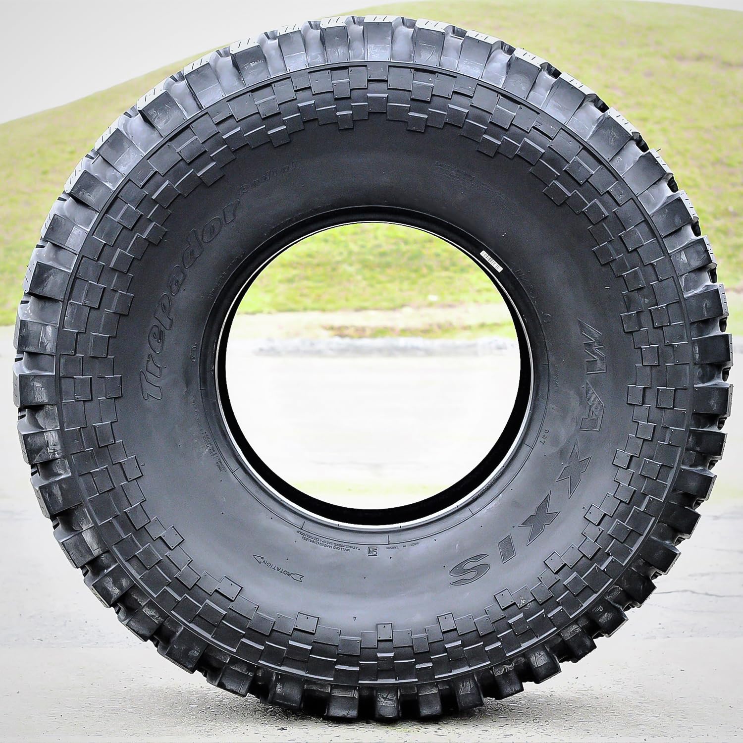 M8060 Maxxis Trepador LT33/12.50R17 124 Q