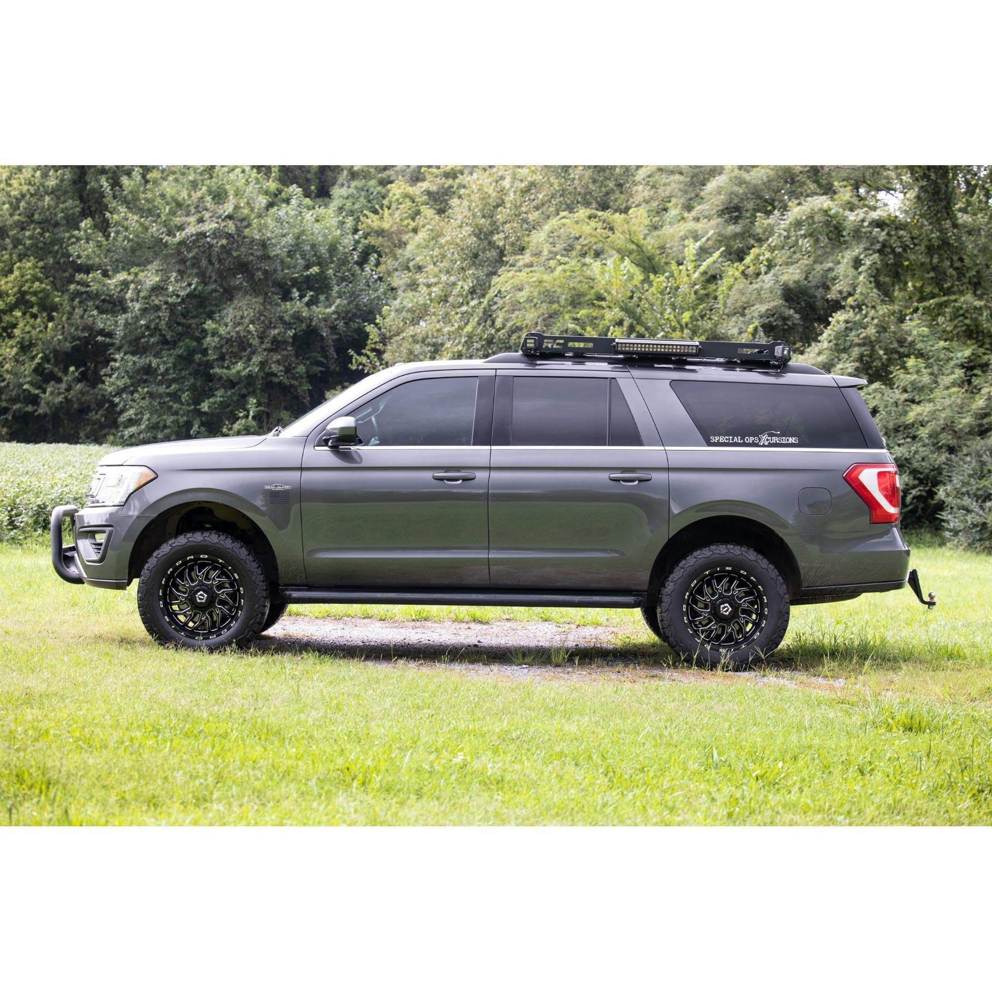 3" Suspension Lift Kit Rough Country for 18-24 Ford Expedition 4WD - 40240RED