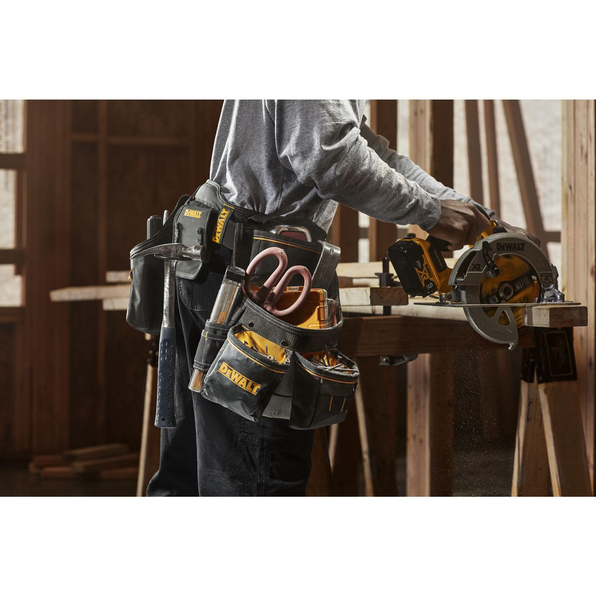 DEWALT 26 Pocket Tool Belt, Durable Professional Belt (DWST540601)