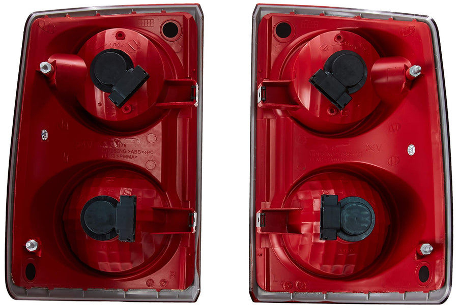 Tail Light Xtune ALT-JH-DDAK05-OE-RSM (Dodge Dakota 2005-2010 / Ram Dakota 2011 OEM Style s -Red Smoked)