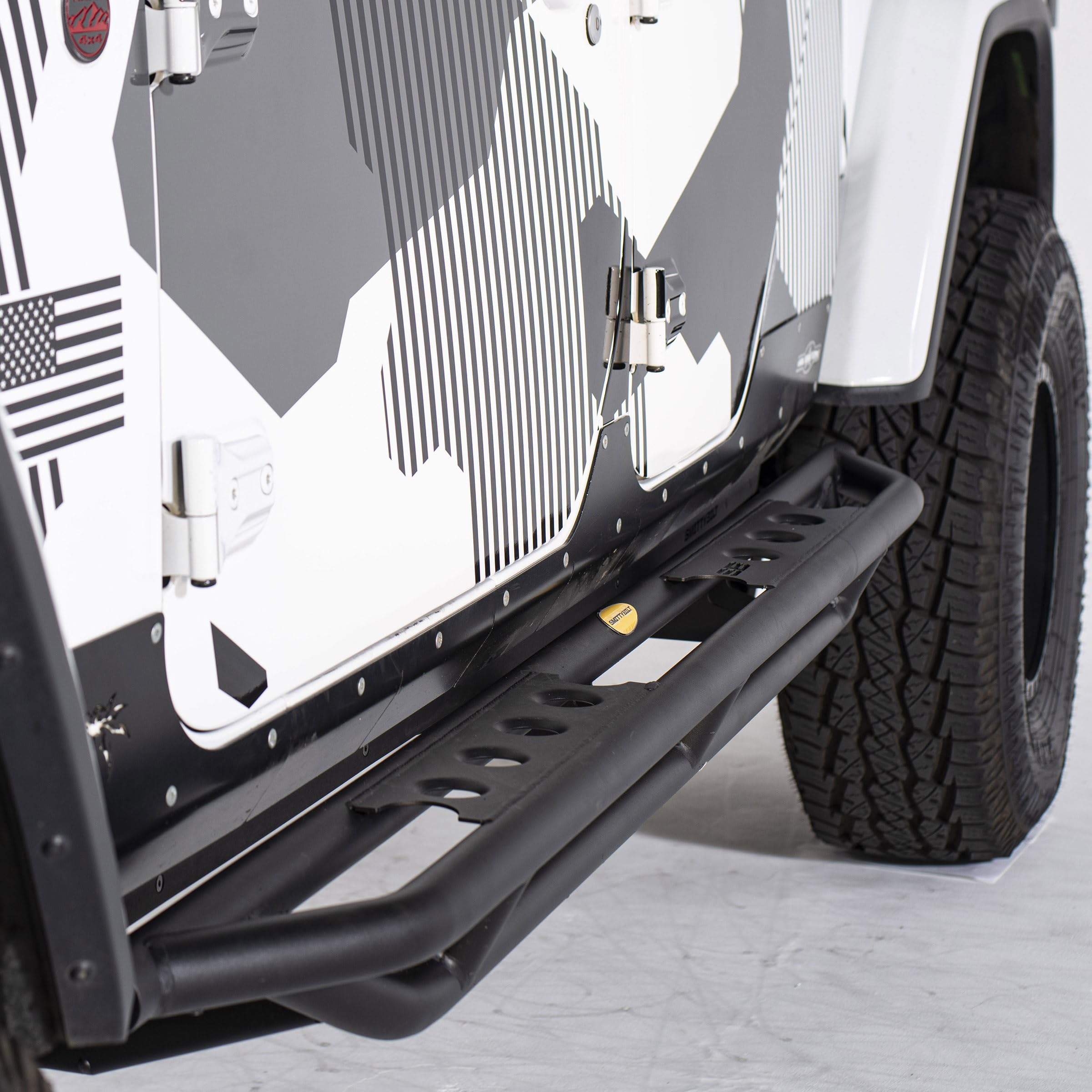 SRC Side Armor Smittybilt w/Step – Textured Black (Fits 20+ JT) – SB79634