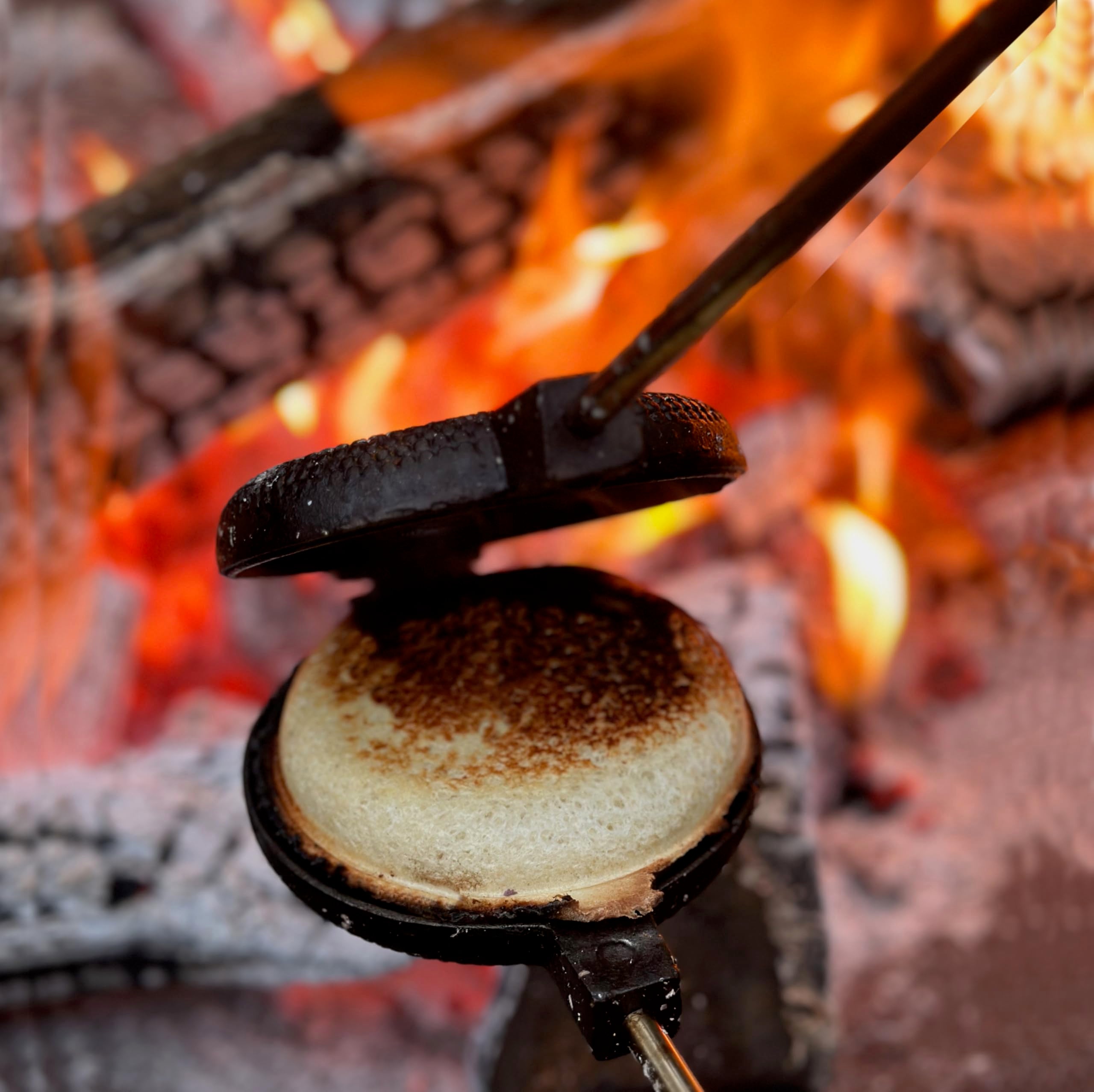 Round Pie Iron Rome's with Steel and Wood Handles