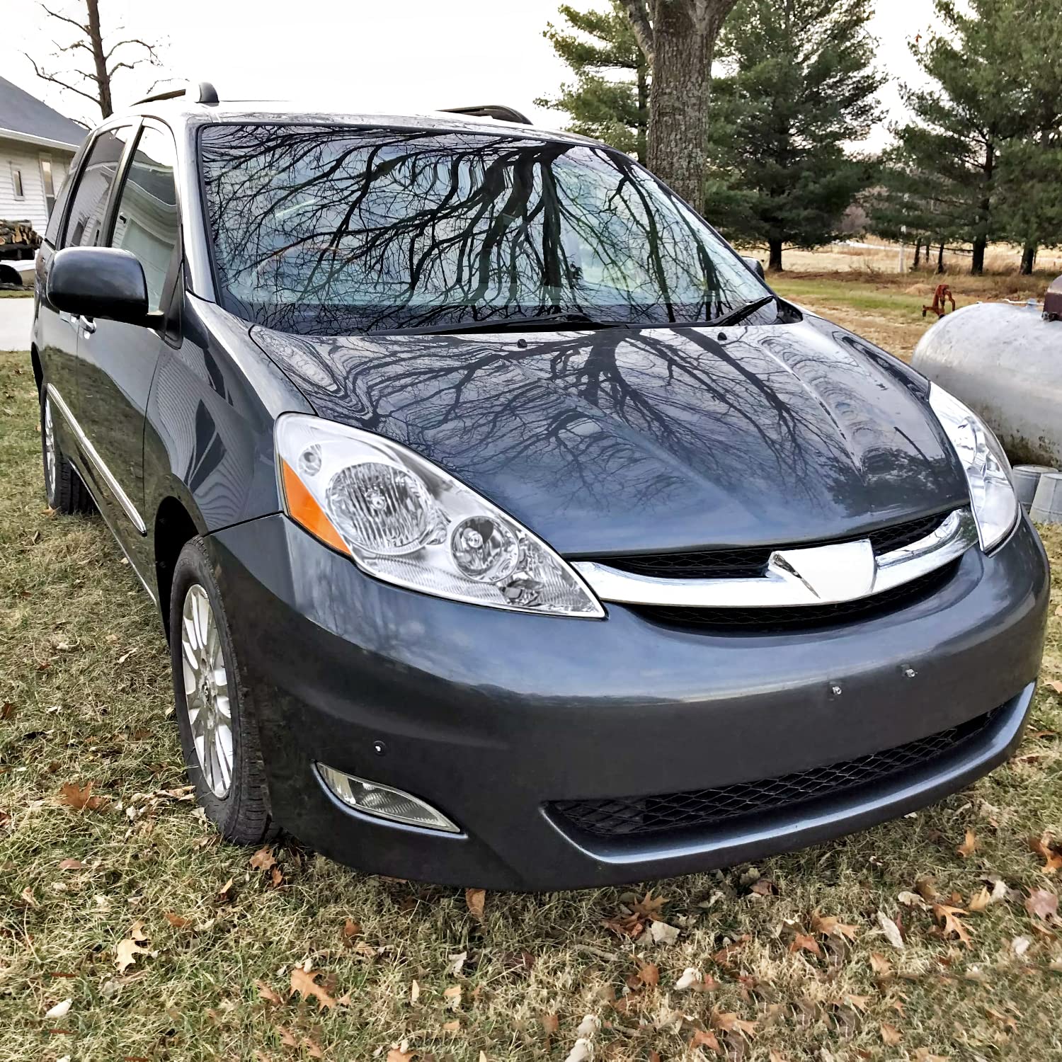 Passenger Side Right Spec-D Tuning Chrome Headlight Compatible with 2006-2010 Toyota Sienna