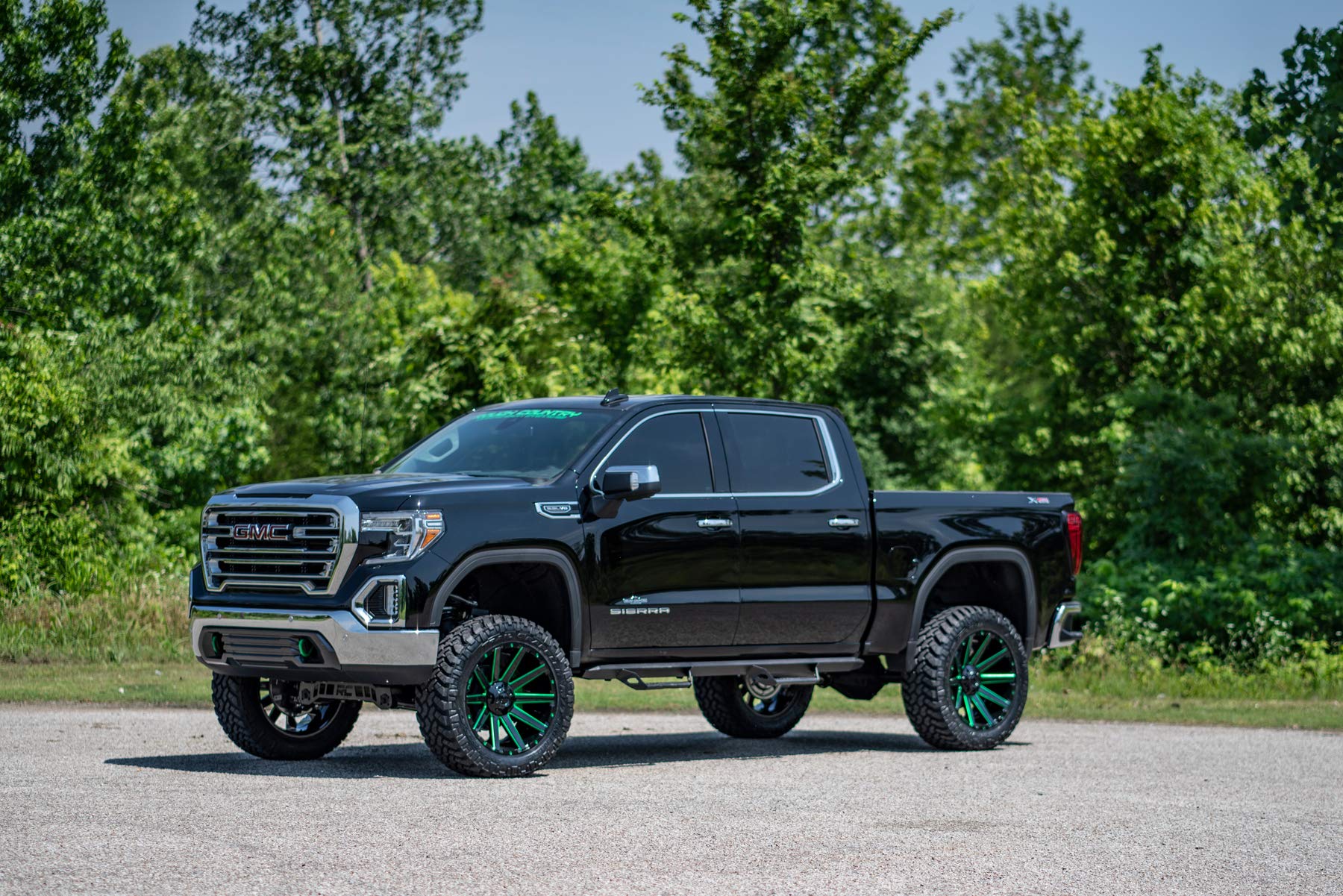 7" Lift Kit Rough Country for 2014-2016 GMC Denali 1500 4WD | MagneRide - 18802