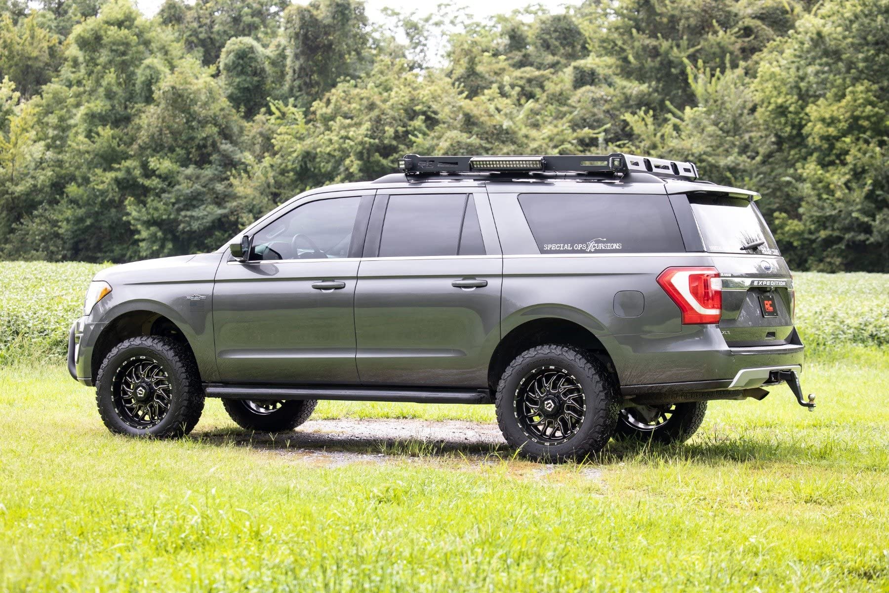 3" Suspension Lift Kit Rough Country for 2018-2024 Ford Expedition 4WD - 40231
