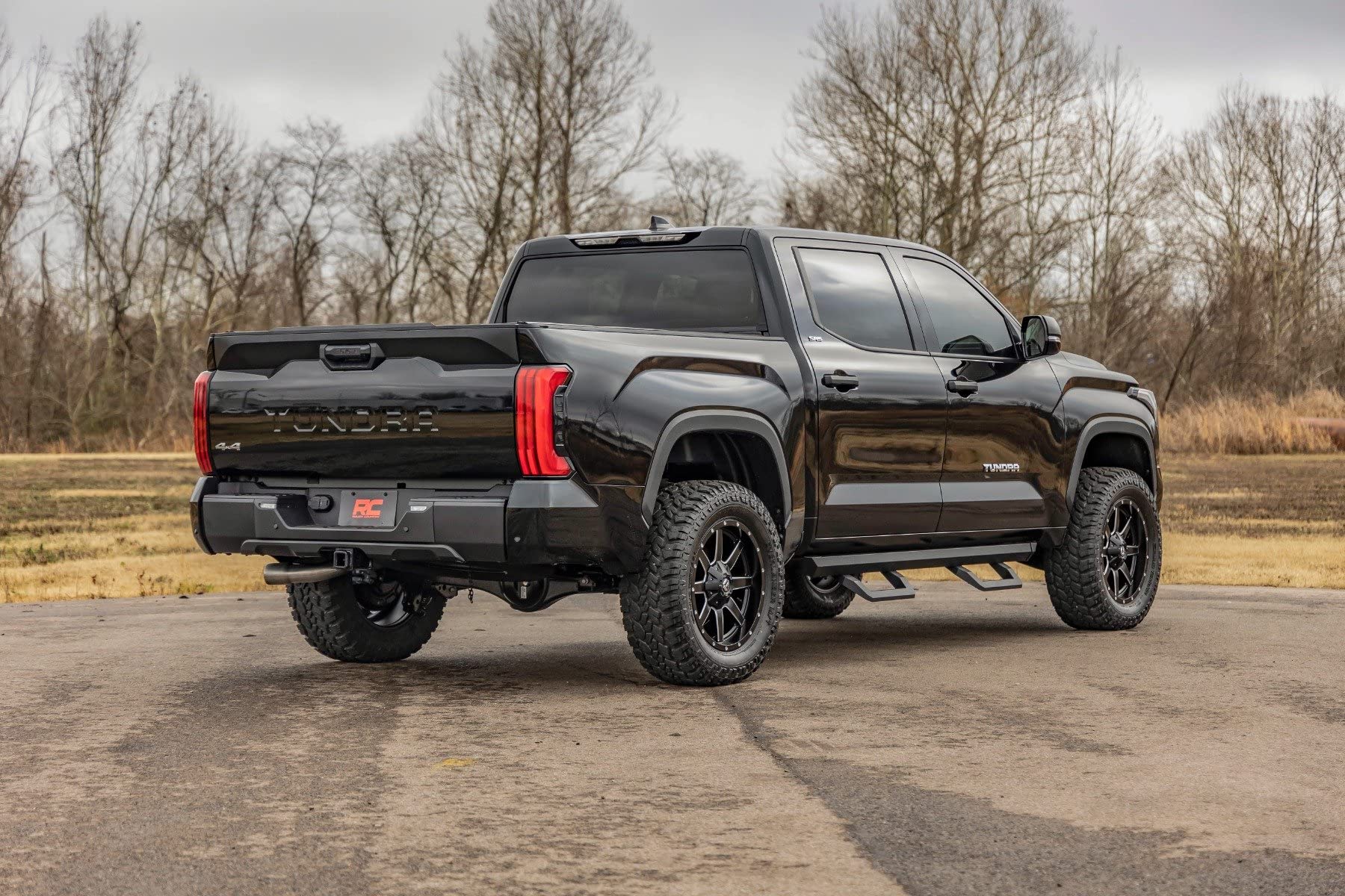 3.5" Inch Lift Kit Rough Country w/M1 Struts for 22-24 Toyota Tundra 4WD - 70340