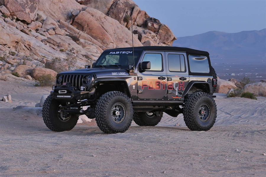 3in Fabtech Crawler Coilover for 2018-20 Jeep JL 4-Door with DLSS 2.5 & Resi & RR DLSS Resi