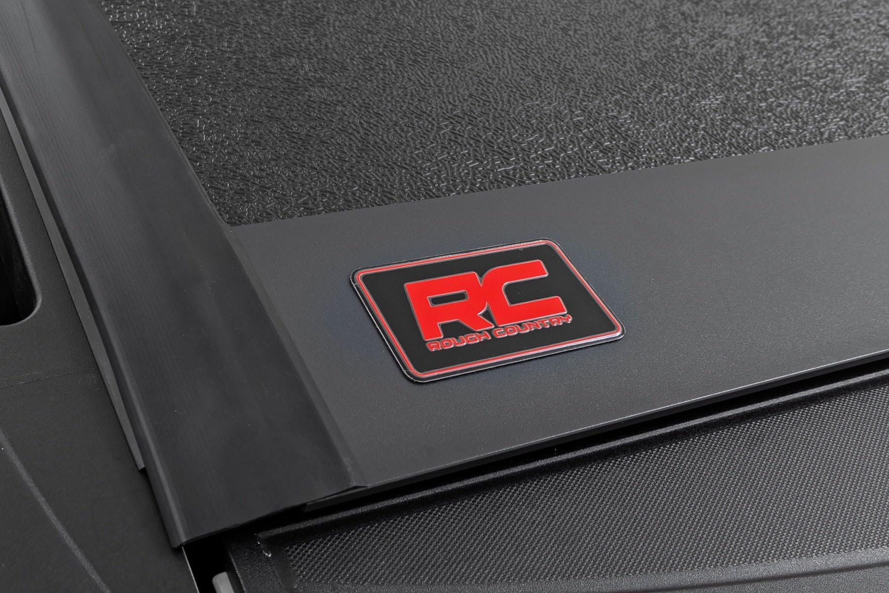 Rough Country Tonneau Cover Hard Tri-Fold for Chevy Silverado & GMC Sierra 1500/2500HD/3500HD (2014-2019) - Low-Profile Truck Bed Cover, Fits 6'7 Bed w/Rail Caps