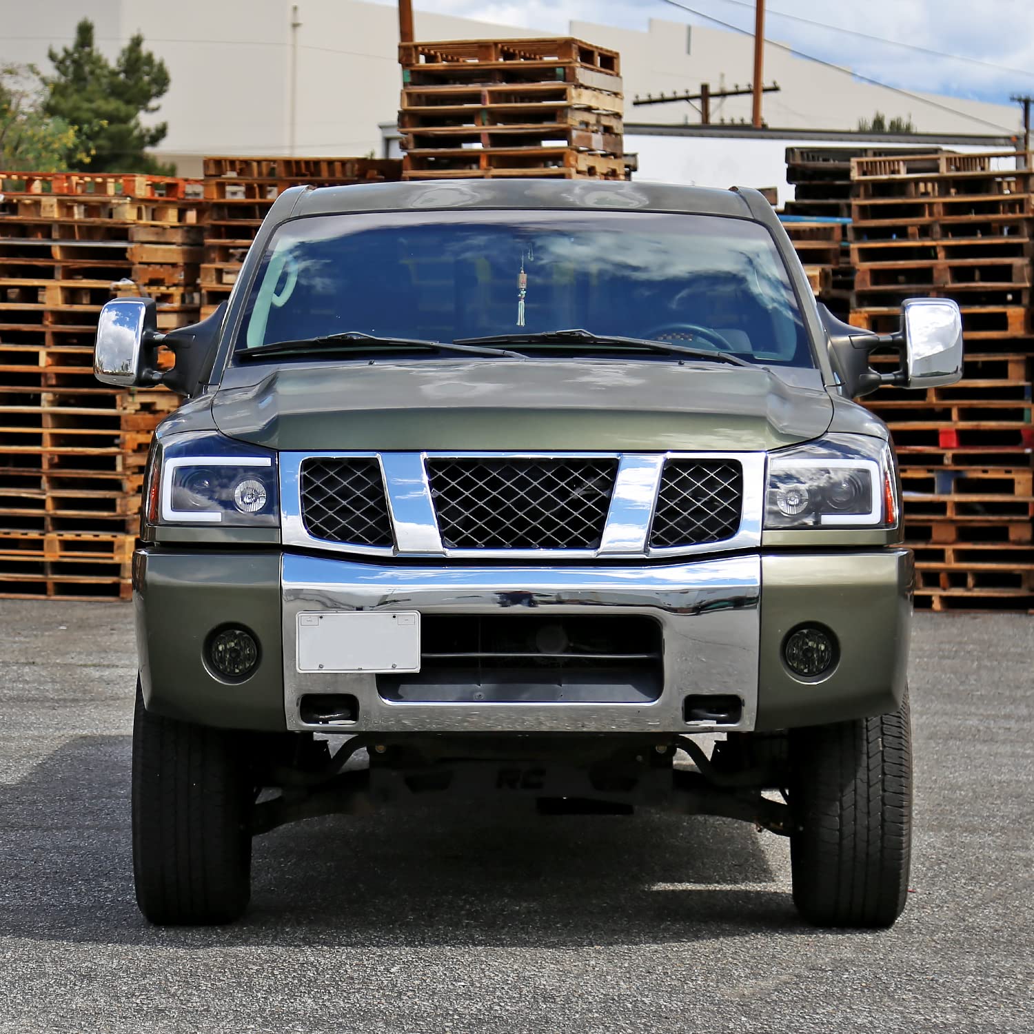 Smoke Fog Lights SPEC-D TUNING Compatible with 2005-2007 Nissan Armada, 2004-2015 Titan, L+R Pair Assembly