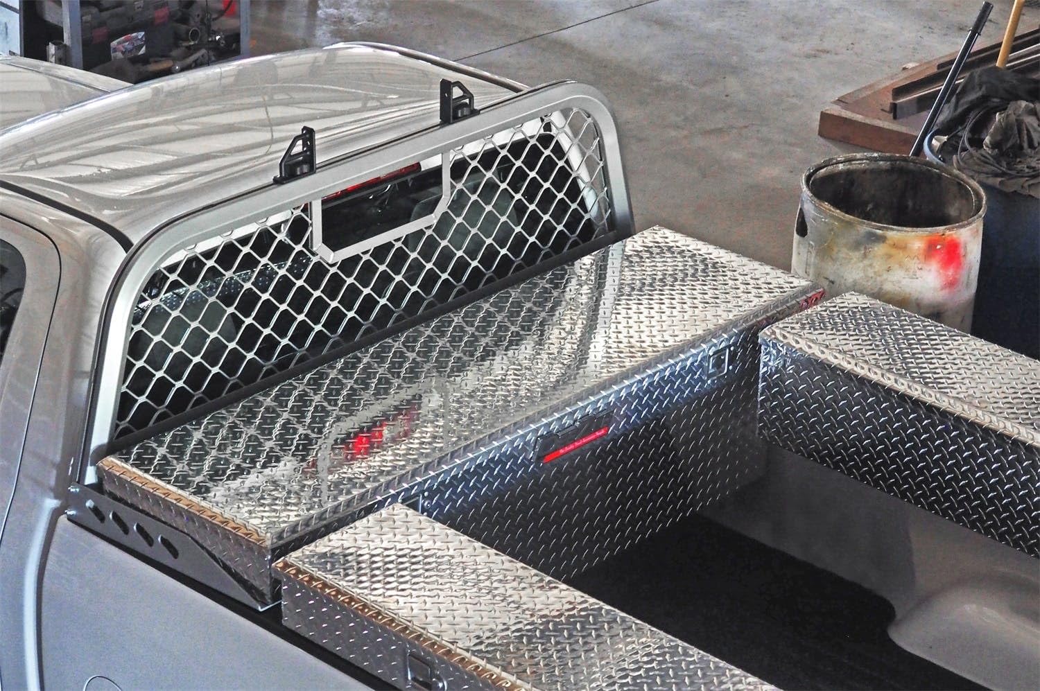 Silver Aluminum Mesh Dee Zee DZ95050WR Cab Rack