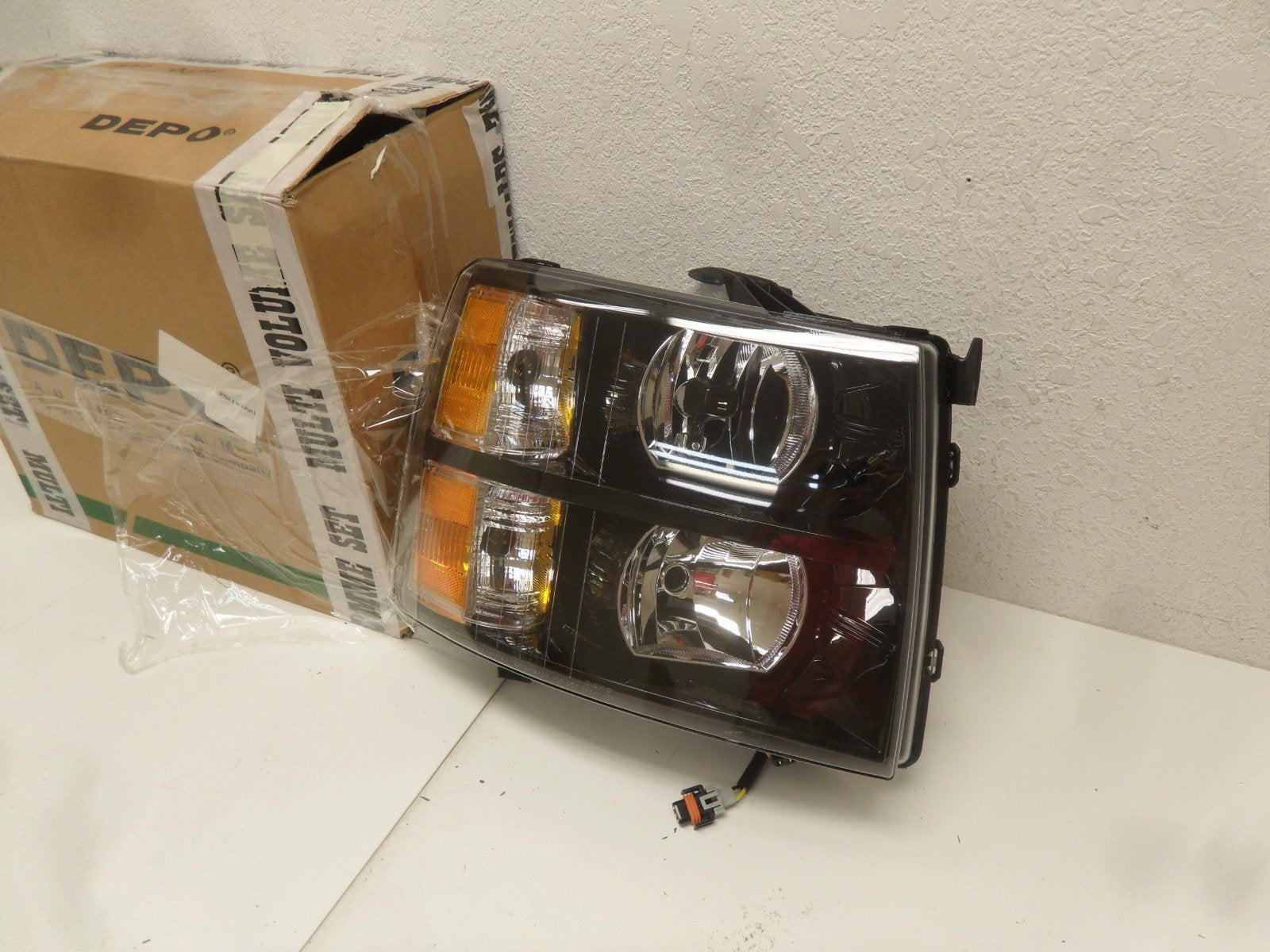Replacement DEPO 335-1145R-AS Passenger Side Headlight Assembly