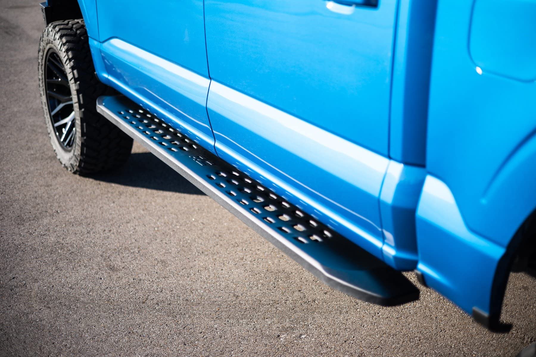 Rough Country RPT2 Running Boards for Crew Cab Ford F-150/Lightning/F-250/F-350/Raptor (2015-2025) - Sleek Profile, Non-Slip Step, Rust Resistant, Easy Install