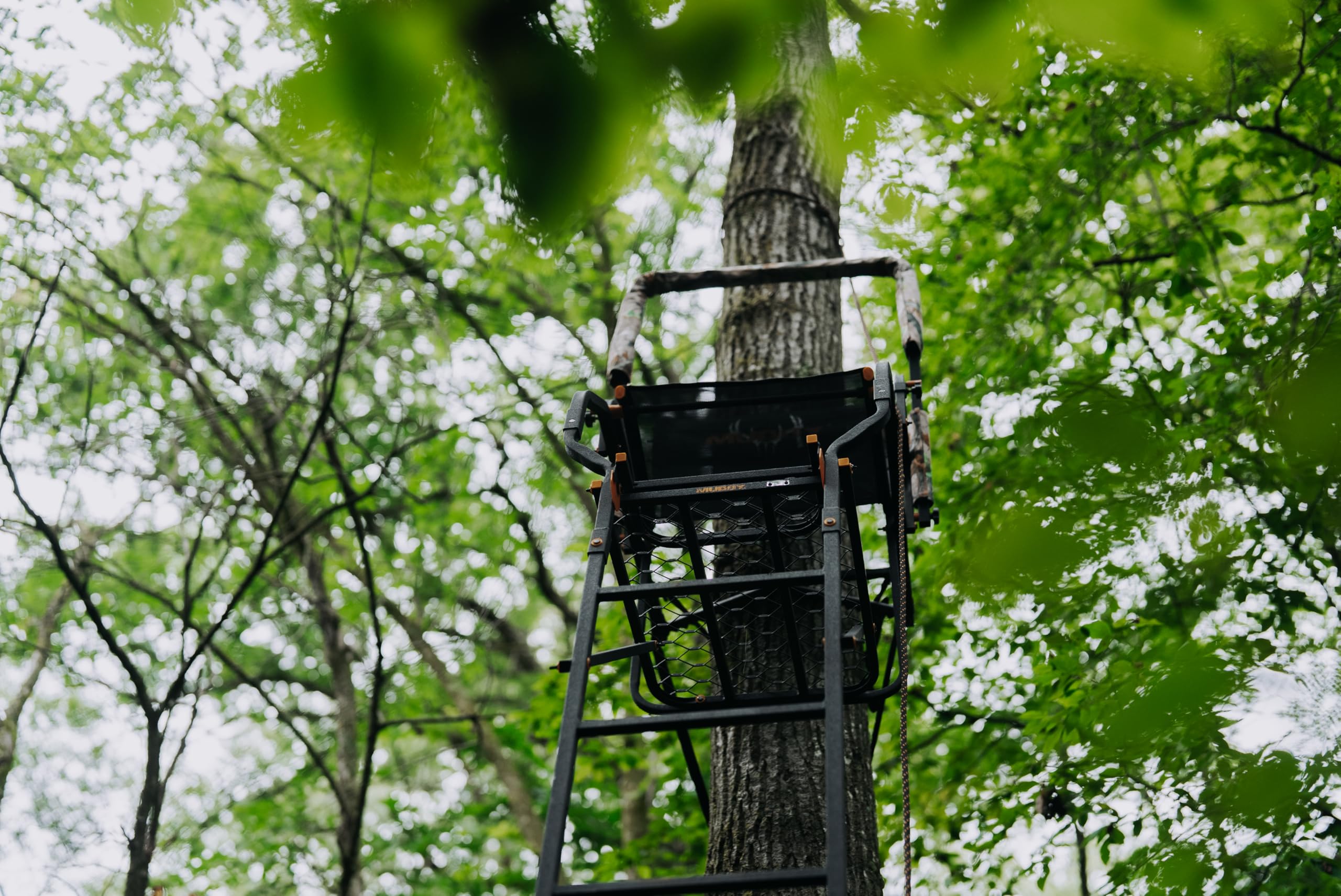 Odyssey XTL Muddy Ladder Stand - 20' Height Durable Steel Outdoor Hunting Silencer Technology Tree Stand with Padded Flip-Back Shooting Rest & Armrests, 350 Pound Maximum Capacity