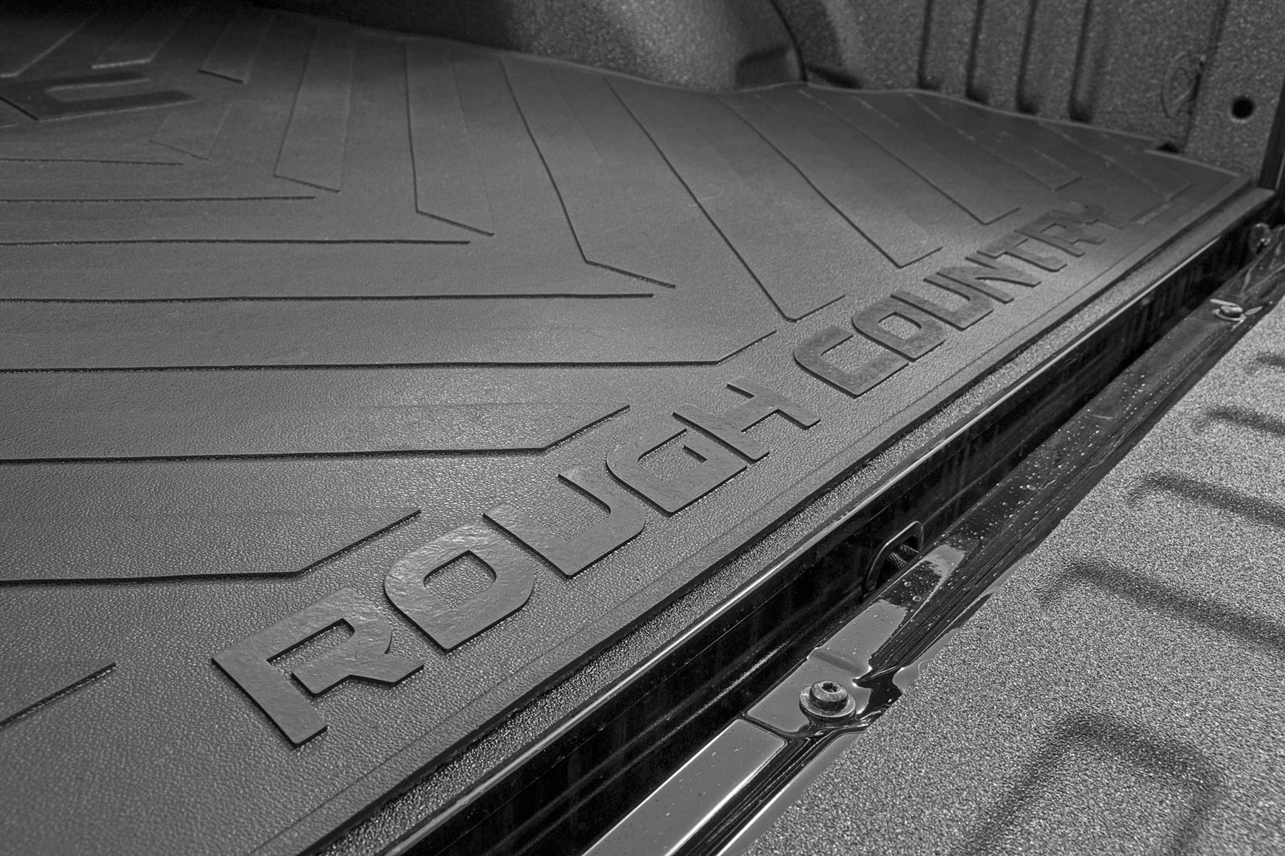 Rubber Bed Mat Rough Country for 2019-2022 Ram 1500 | 5'7" Bed - RCM685 - Black