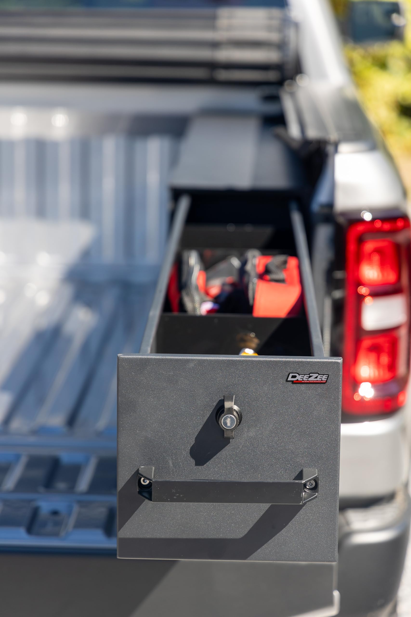 Under Tonneau Dee Zee DZ 960D Storage Drawer