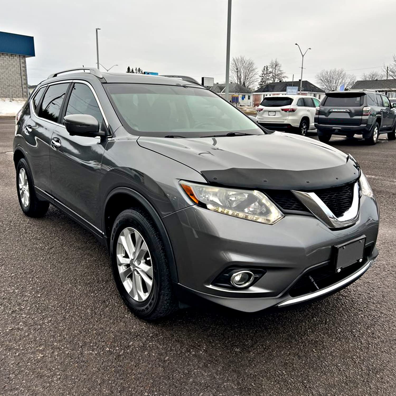 Right Passenger Side SPEC-D TUNING Black Headlight w/LED Strip Compatible with 2014-2016 Nissan Rogue