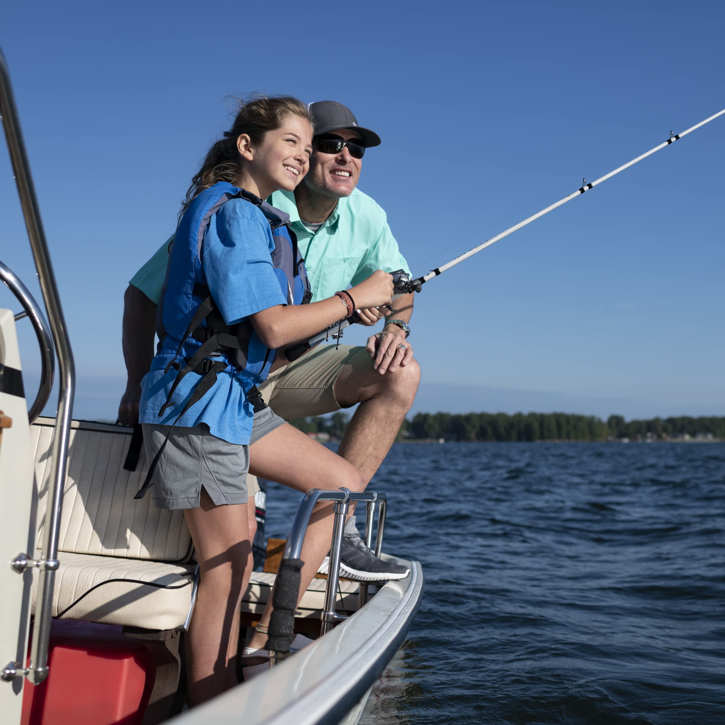 12 Gallon Scepter Portable Marine Gas Can, Large Capacity Boat Fuel Tank, 2-Way Vented Cap, Built-In Fuel Gauge & Pick-Up, Handles, EPA & CARB Compliant, Tall Profile, 22.9"L x 14.3"W x 13.9"H (08668)