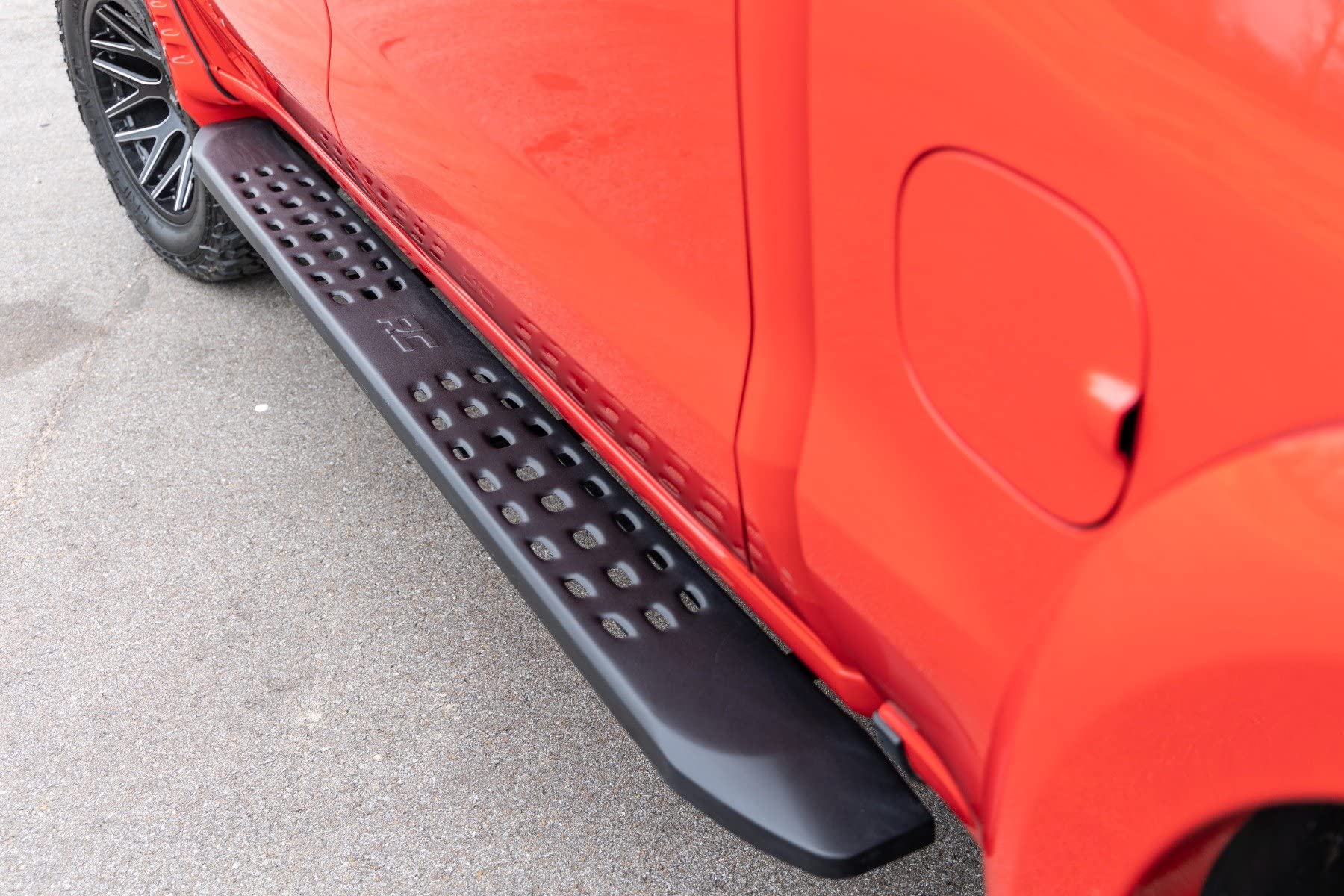 Rough Country RPT2 Running Boards for GMC Sierra & Chevy Silverado 1500/2500HD/3500HD (2019-2025) Crew Cab - Sleek Profile, Non-Slip Step, Rust Resistant, Easy Install