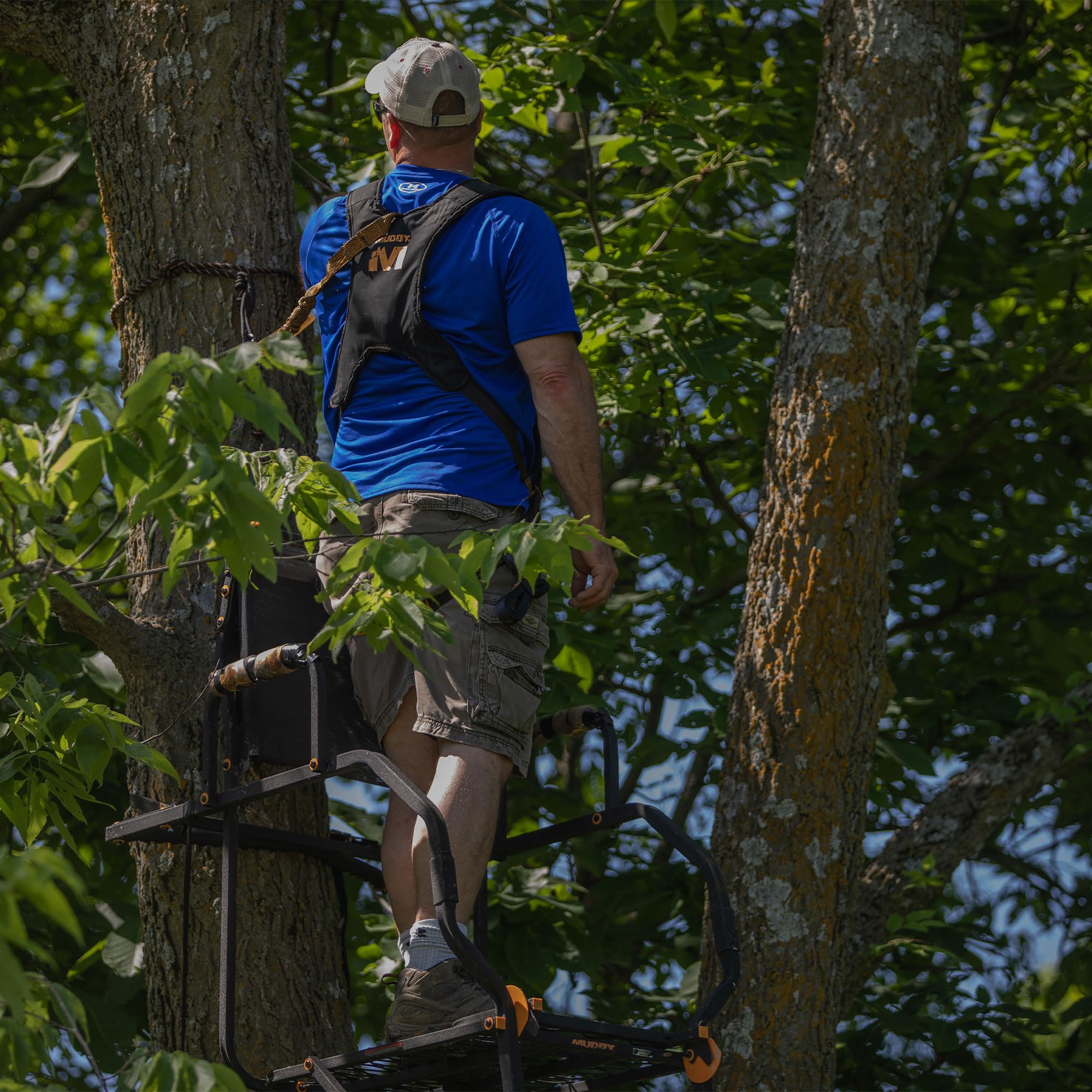 The Stronghold 1.5 MUDDY Deer Hunting Ladderstand, 21 Foot 1 Person Climbing Tree Stand with Lumbar Seat and Expanded D-Force Metal Platform