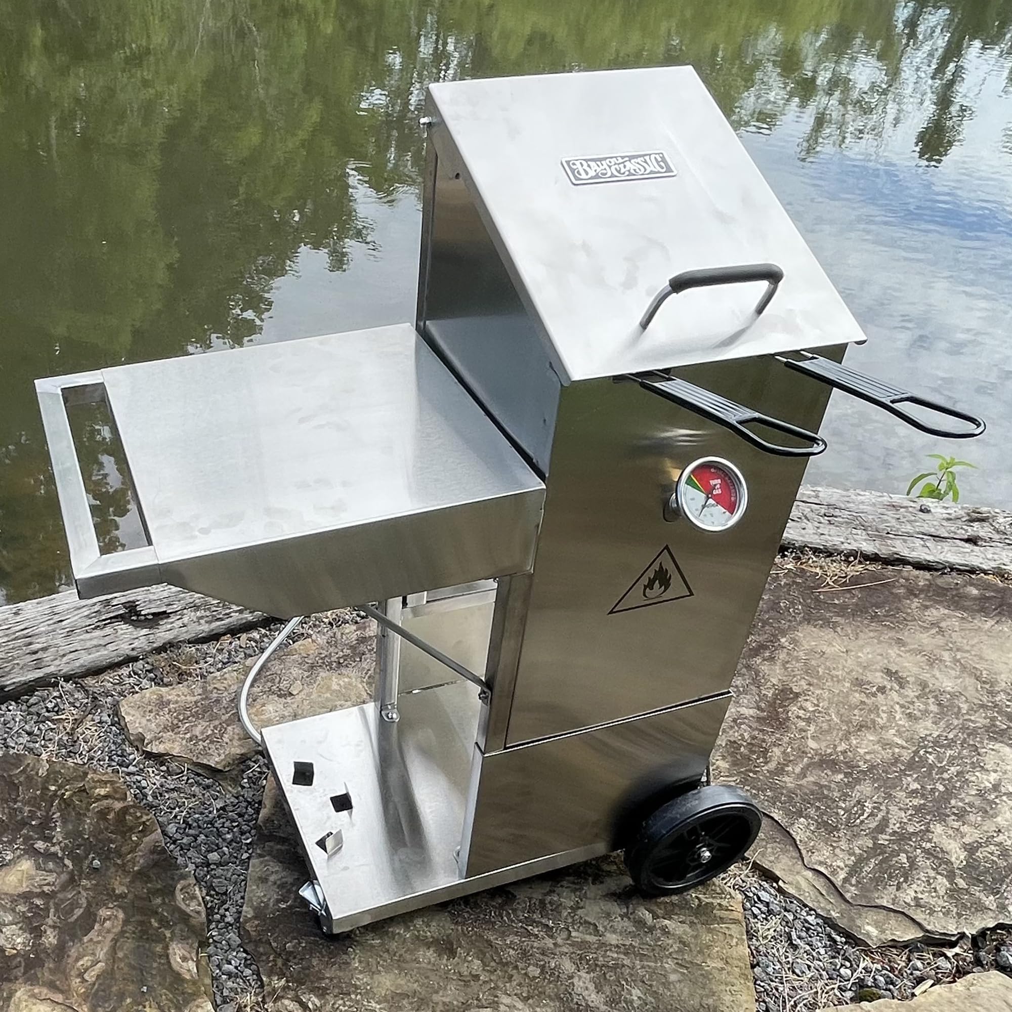 Bayou Classic 4-gal Stainless Fryer with Cart 700-704 Includes 2 Stainless Mesh Baskets Fry Thermometer Drain Valve High Pressure Regulator w/ 48-in Stainless Braided LPG Hose