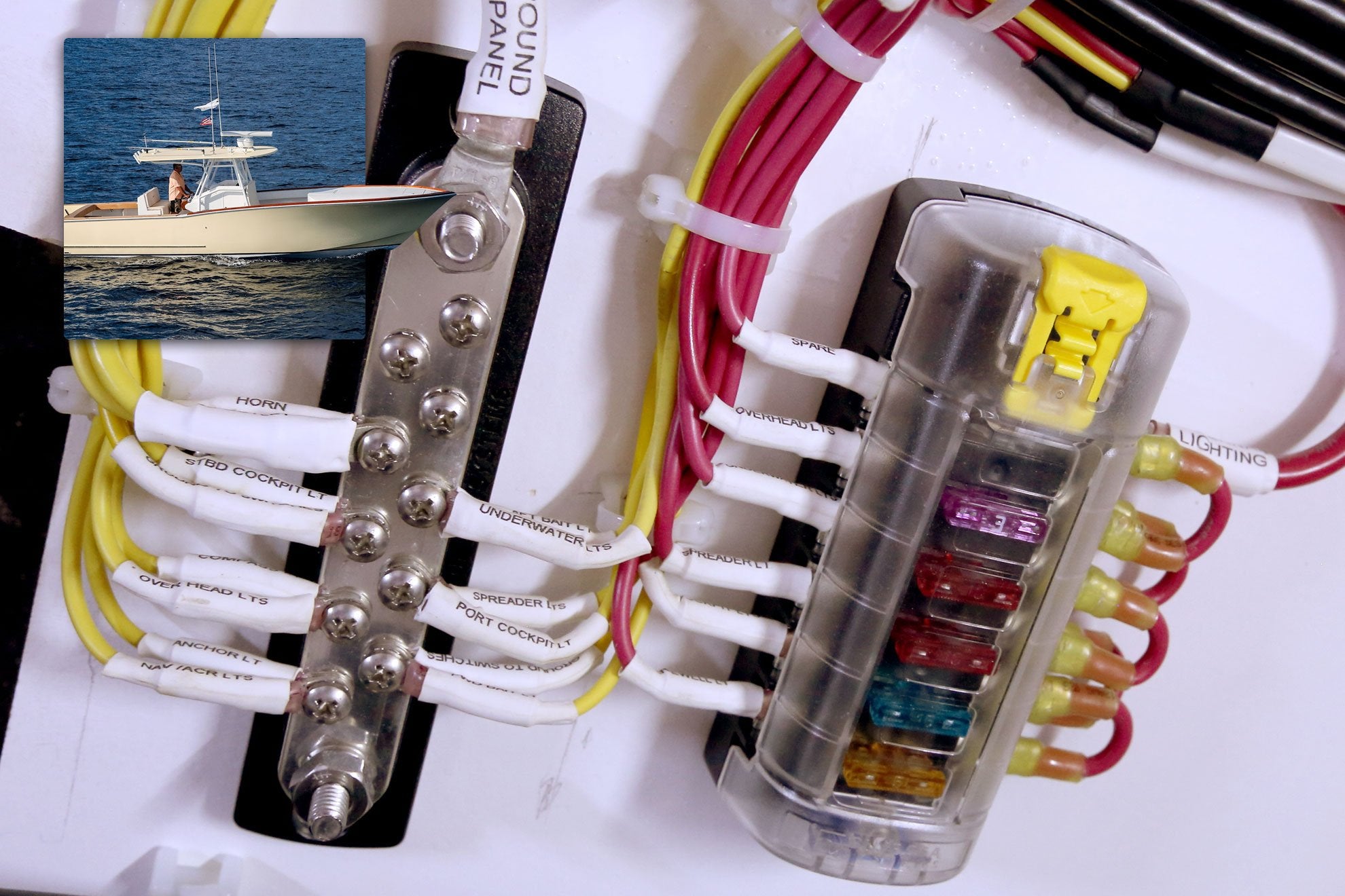 ST Blade Fuse Block Blue Sea Systems 5035 - Six Independent Circuits with Cover, 100 Amps