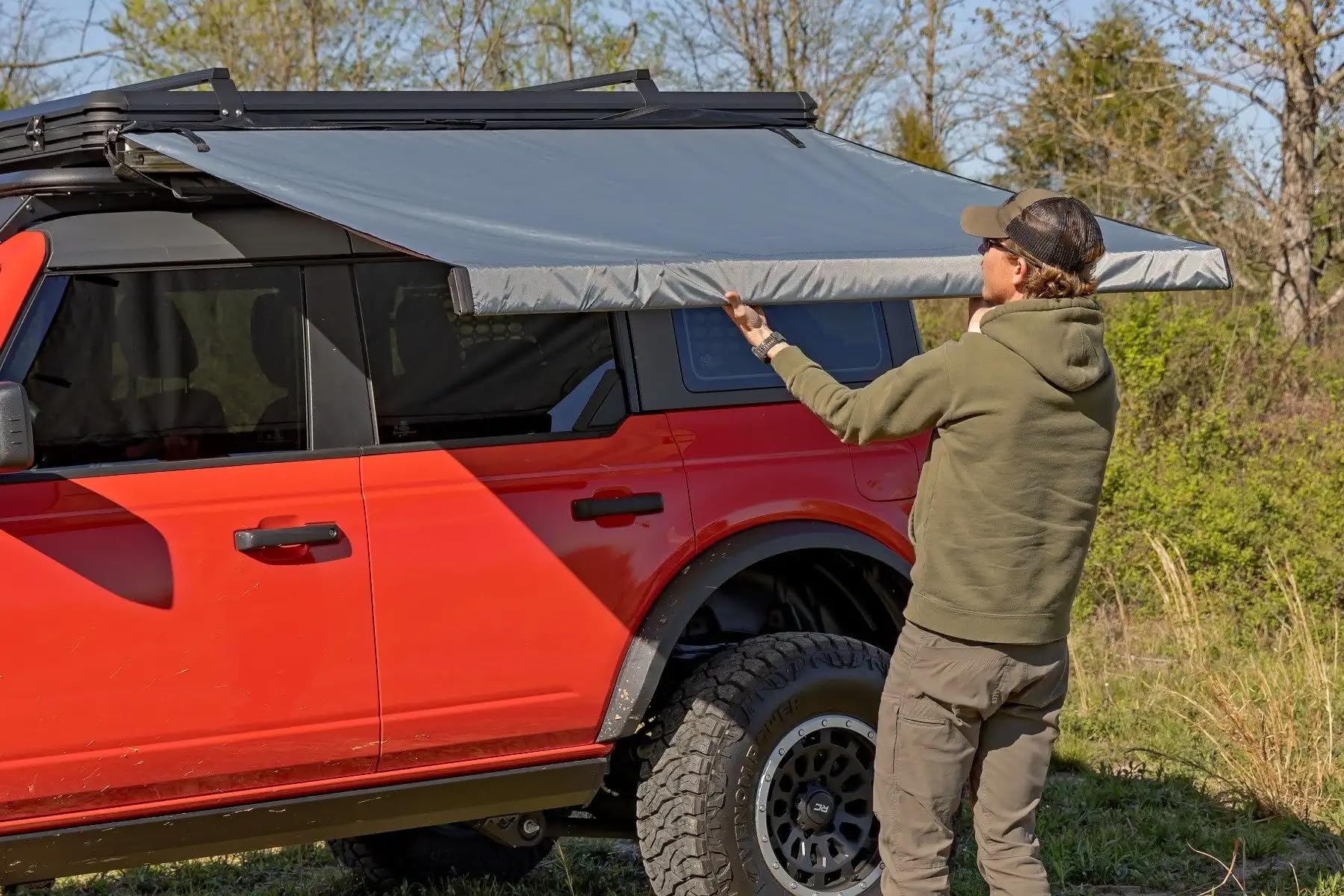 Rough Country 6'6" x 9'8" Retractable Roof Rack Awning - Universal Fit (Fits Trucks & SUVs)