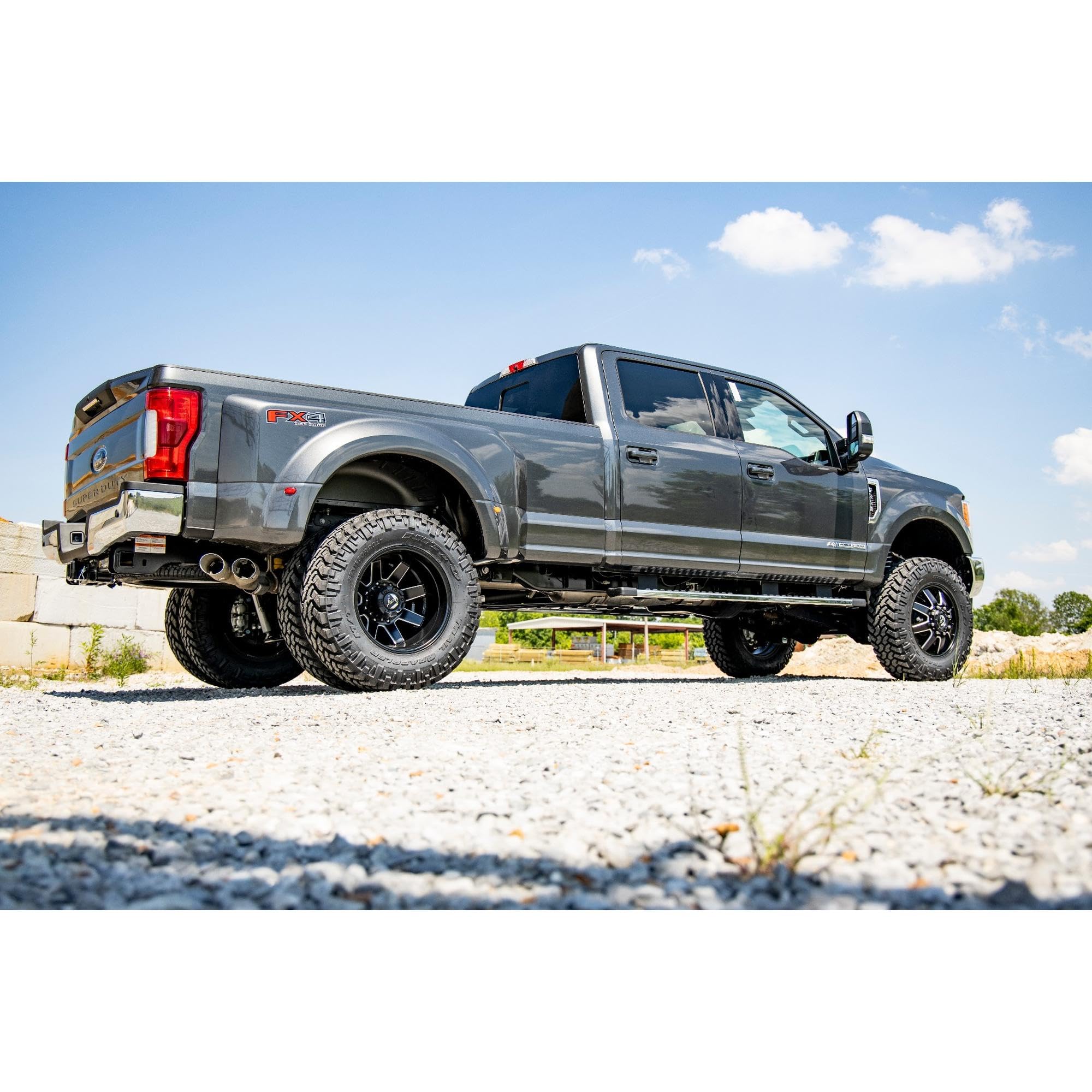 4WD Rough Country 4.5" Lift Kit for 2017-2022 Ford Super Duty Dually - 55940