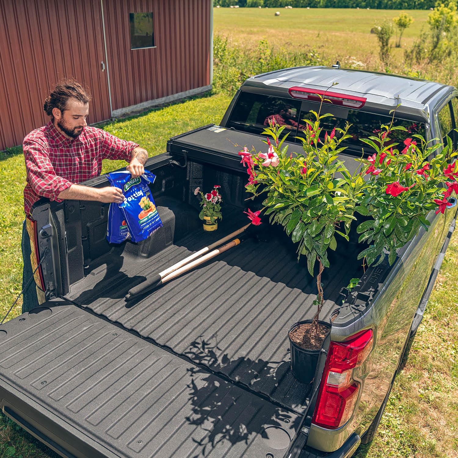 Extang RealTruck Solid Fold ALX Hard Folding Truck Bed Tonneau Cover | 88962 | Fits 2022 - 2025 Nissan Frontier 6' 1" Bed (73.3")