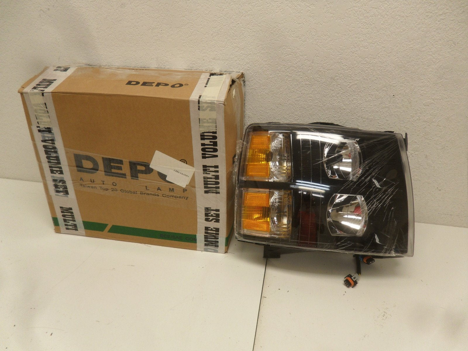 Replacement DEPO 335-1145R-AS Passenger Side Headlight Assembly