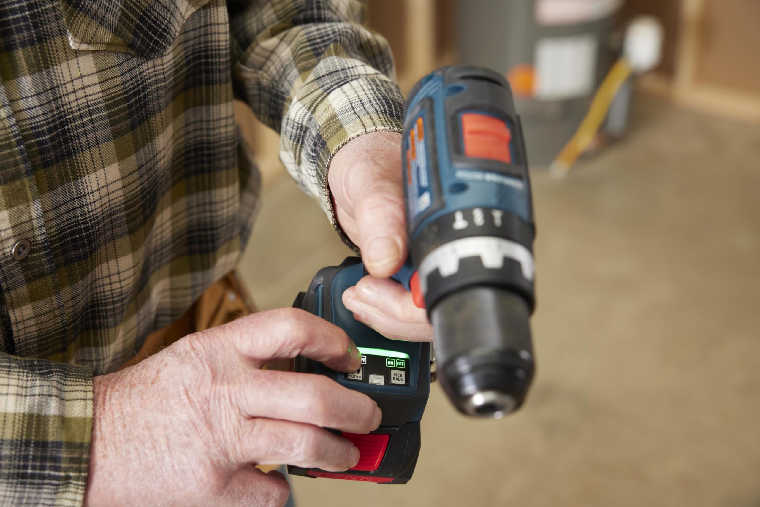 BOSCH 1/2 In. GSB18V-800CB14 Brushless Connected-Ready Hammer Drill/Driver Kit with (1) CORE18V® 4 Ah Advanced Power Battery