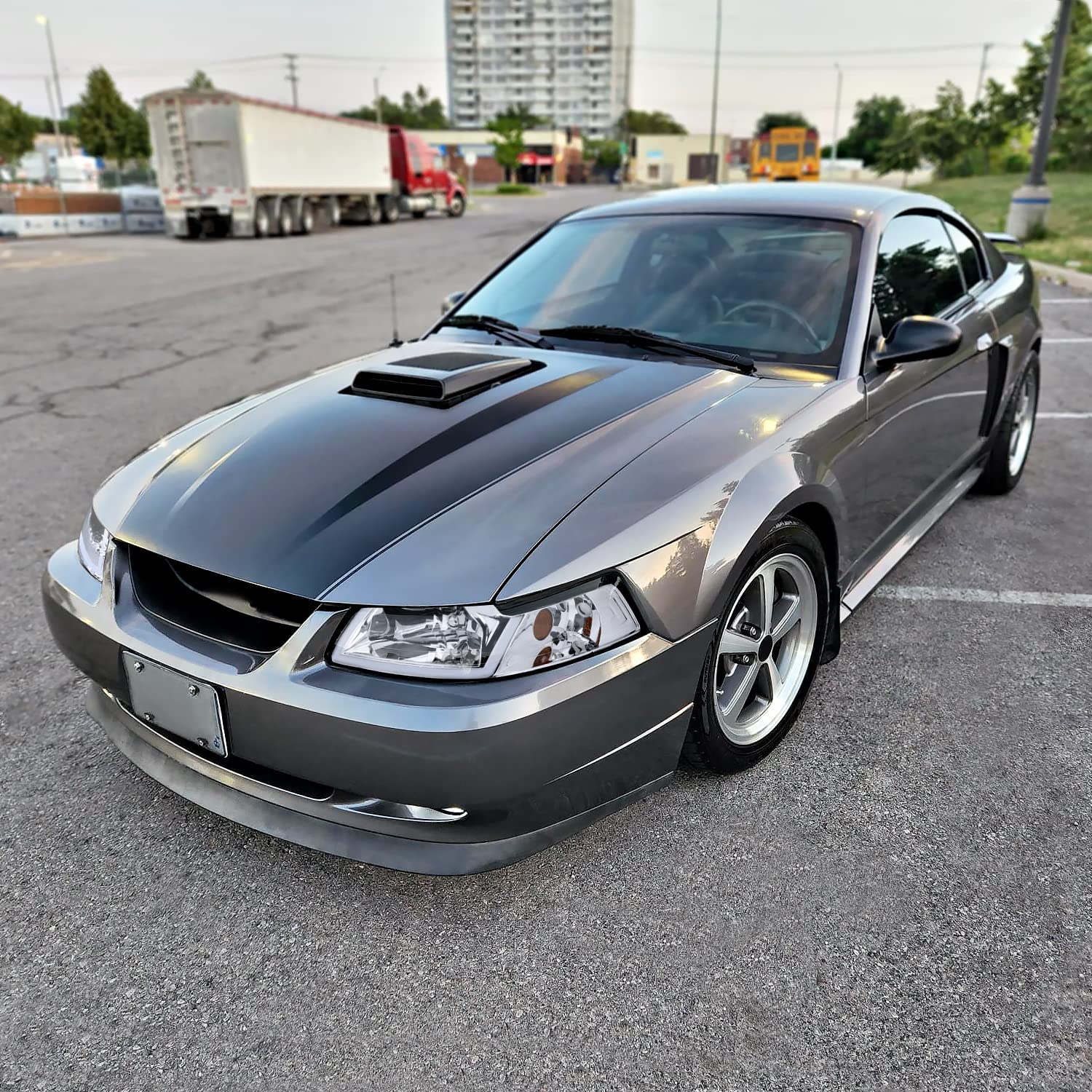 Chrome Headlights with LED Tube Strip SPEC-D TUNING Compatible with 1999-2004 Ford Mustang, Left + Right Pair Headlamp Assembly