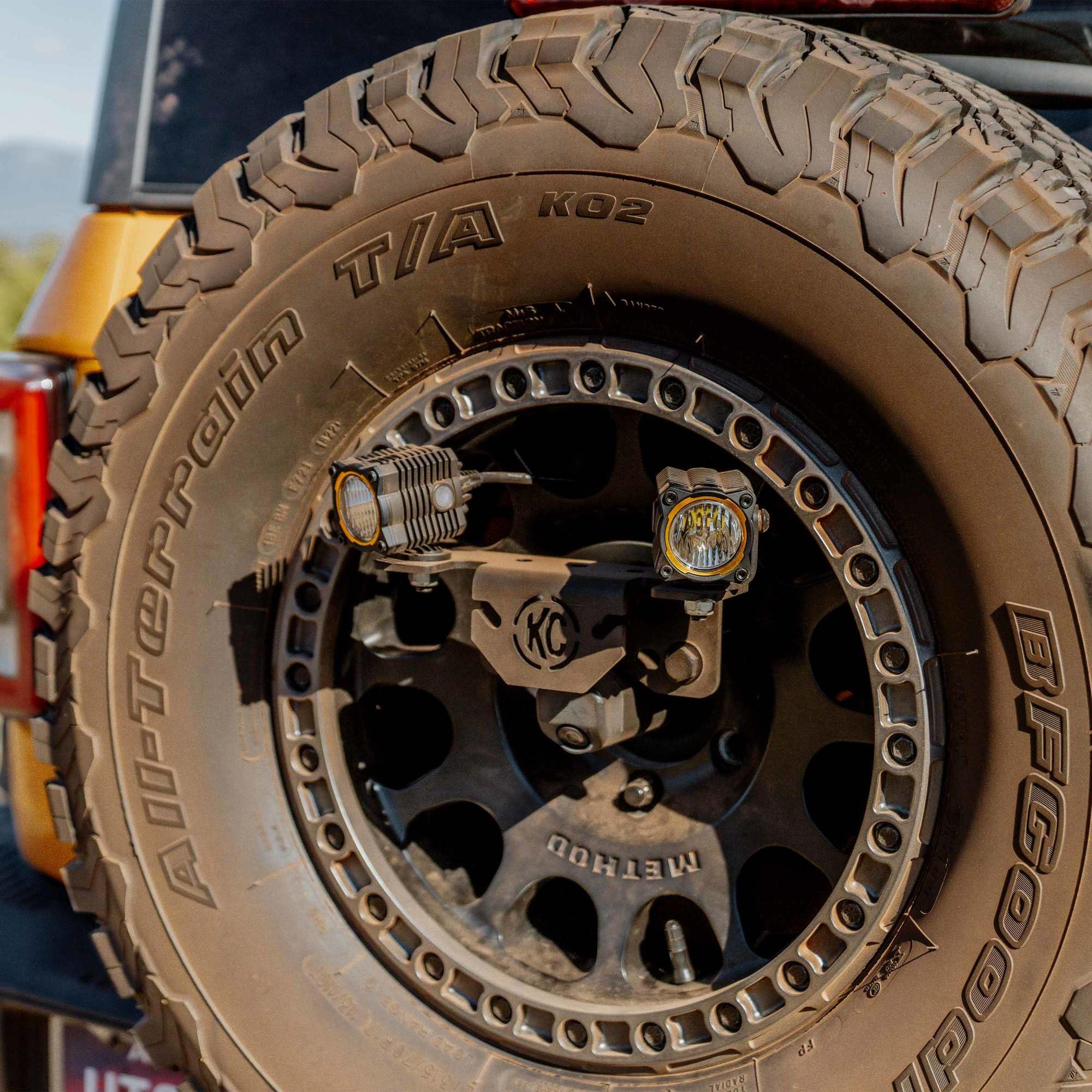 KC Hilites Spare Tire Carrier Light Mount - GEN4 2018+ Jeep Wrangler JL / GEN6 2021+ Ford Bronco Raptor M14x1.5 Lug Nuts
