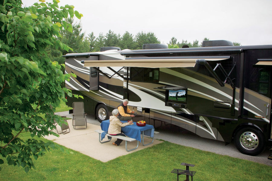RoadTrip T4 Winegard In-Motion RV Satellite Dish (DISH, DIRECTV, BellTV) - Fully Automatic RV Satellite Antenna