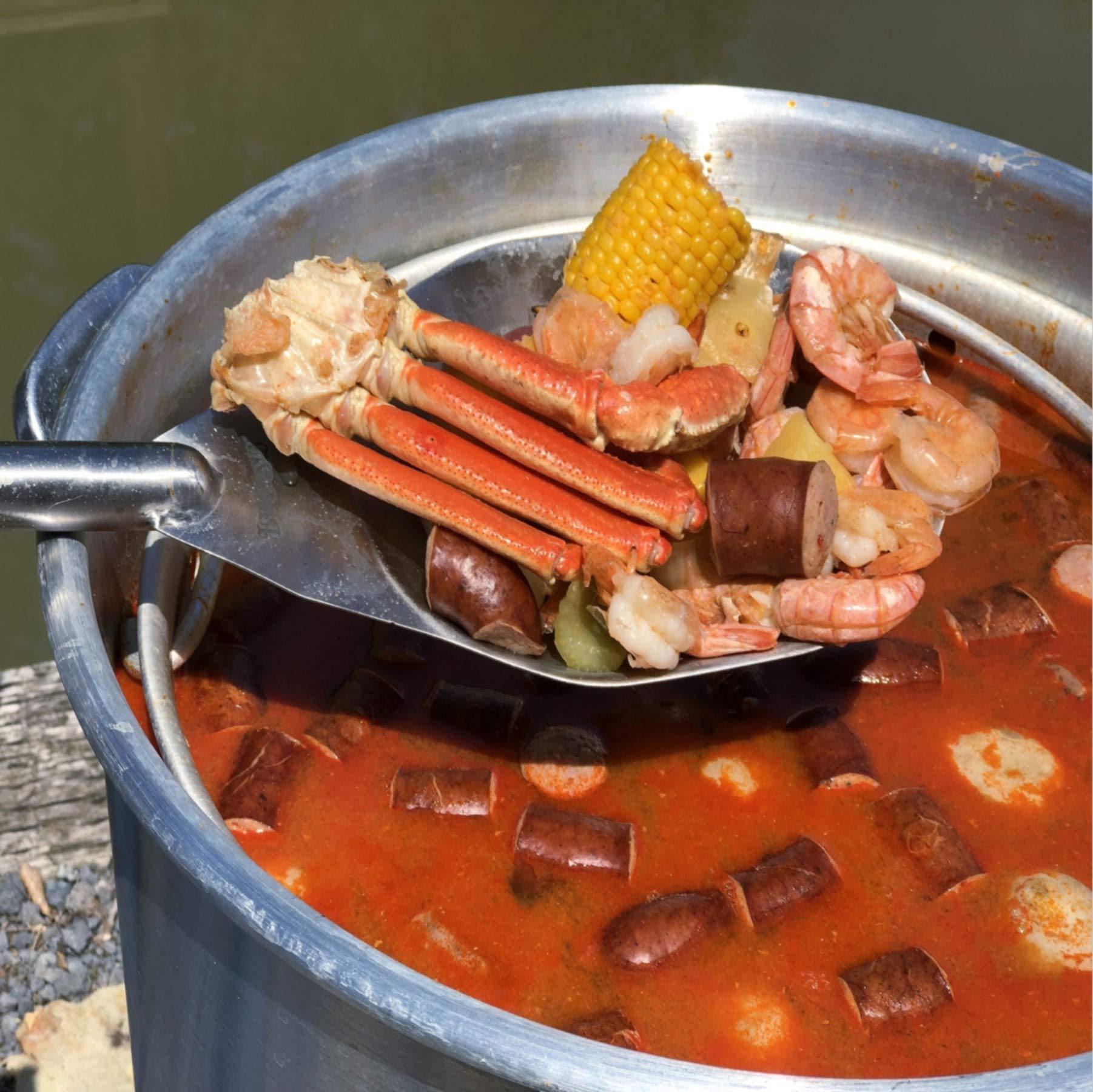 1200 Bayou Classic 120-qt Aluminum Bayou Boiler Features Heavy Duty Riveted Handles Reinforced Aluminum Boiling Basket w/Helper Handle Perfect For Seafood Boils Crawfish Boils and Peanut Boils