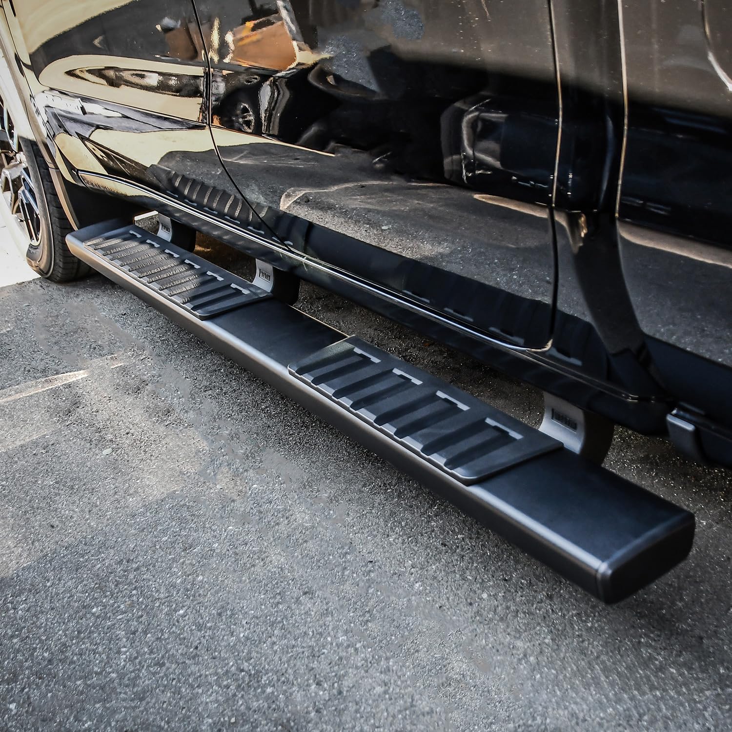 28-71265 Westin R7 Nerf Bars fits 2019-2025 Silverado Sierra 1500 2020-2025 Silverado Sierra 2500 3500 Double Cab (Exc 2019 Silverado LD/Sierra 1500 Limited) Black Pair