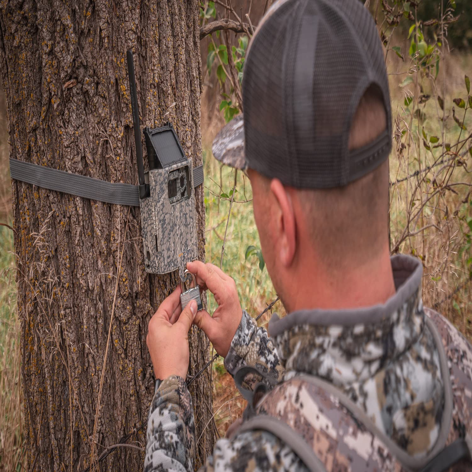 SPYPOINT 4-LED Game Cameras SB-300S Steel Security Trail Cam Box for 16-Gauge Zinc-Coated Steel Trail Camera Accessory for Secure Trail Camera Tree Mount