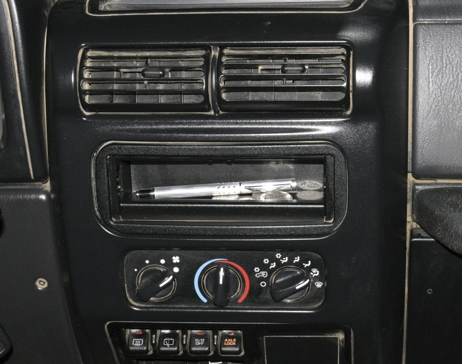 Dash Tuffy Stereo Cutout Tray