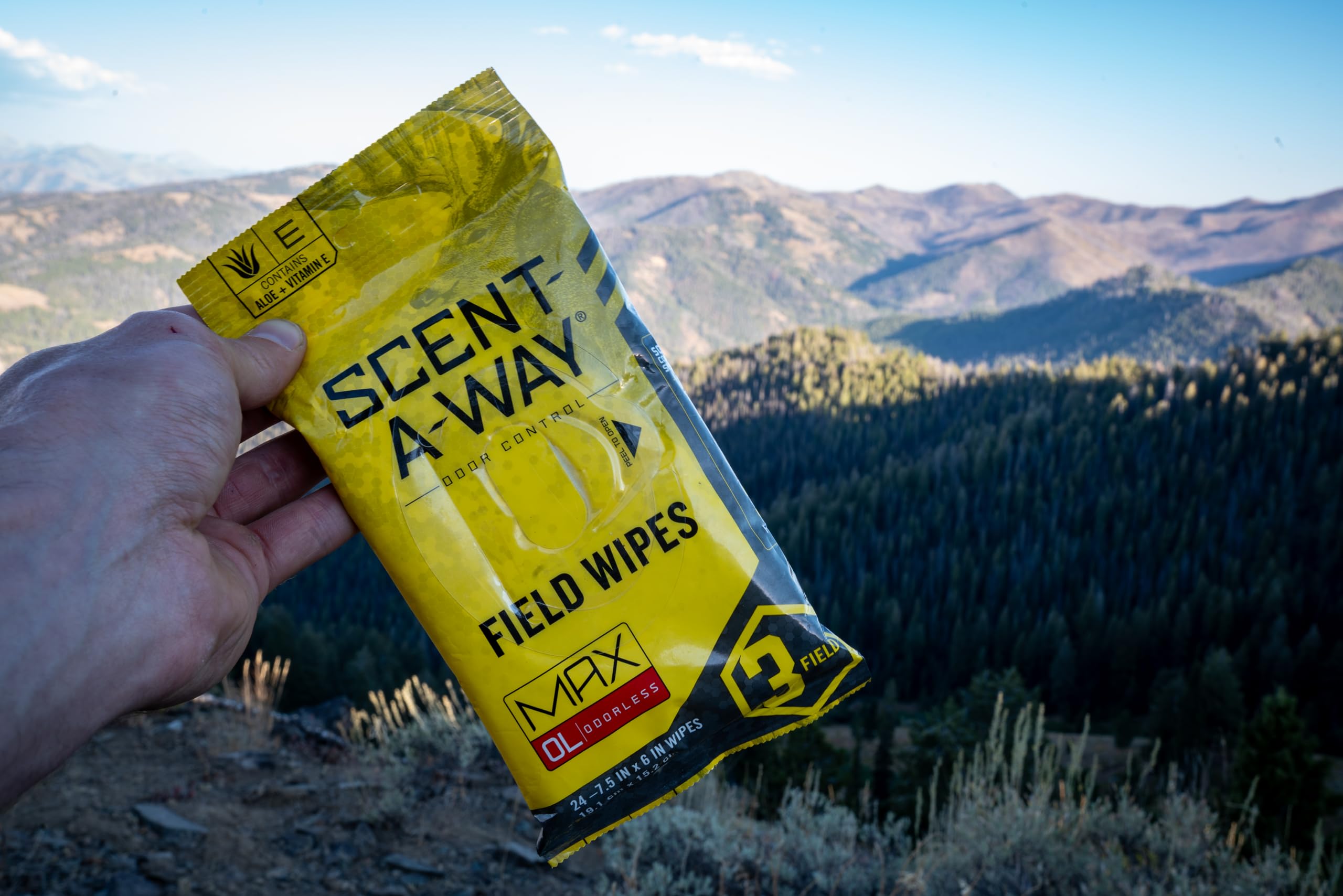 Scent-A-Way MAX Hunters Specialties Odorless Field Wipes - Scent Control Unscented Alcohol-Free Pre-Moistened Wipes for Hunters, Trappers, Anglers, and Campers, 24 Pack