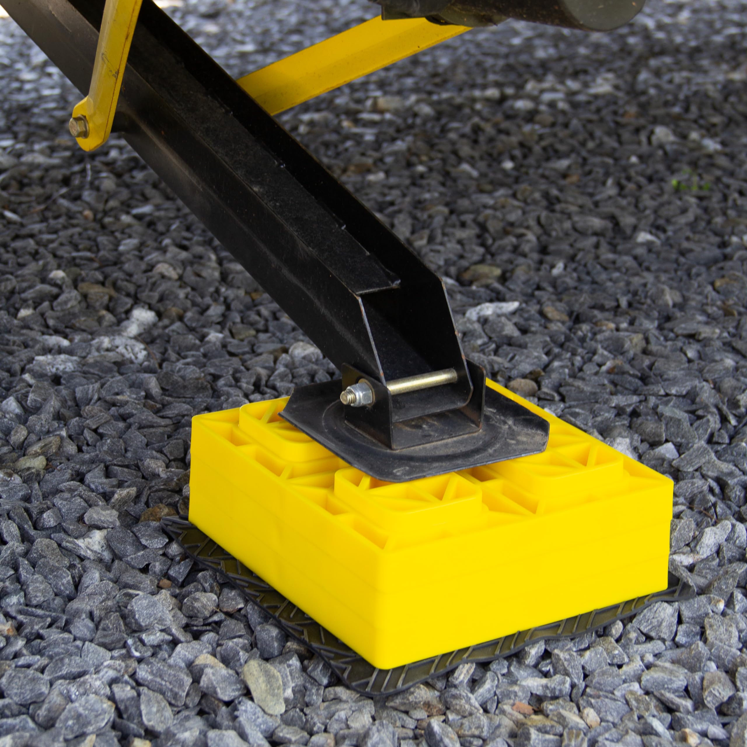 Camco RV Leveling Blocks Flexible Grip Pads - 10-Inches (L) x 9.5-Inches (W) - Protects Your Leveling Blocks from Uneven Surfaces - Easy to Carry and Store - 4-Pack (44529)