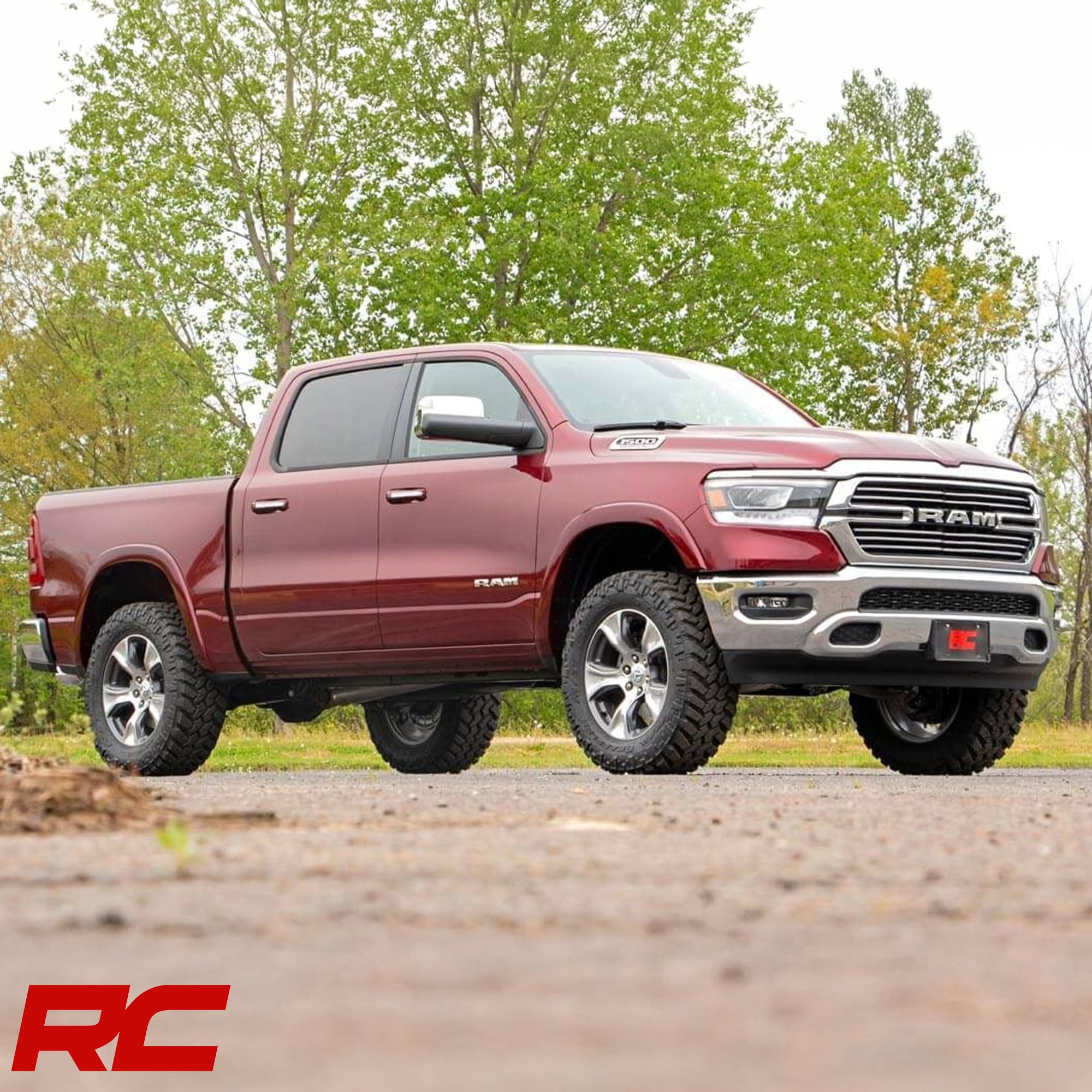 3.5" Rough Country Lift Kit w/M1 Struts & Shocks for 19-24 Ram 1500-31440RED