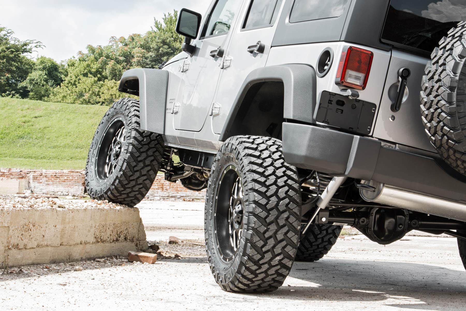 4" Rough Country Lift Kit w/V2 Shocks for 2007-2018 Jeep Wrangler JKU - 67470
