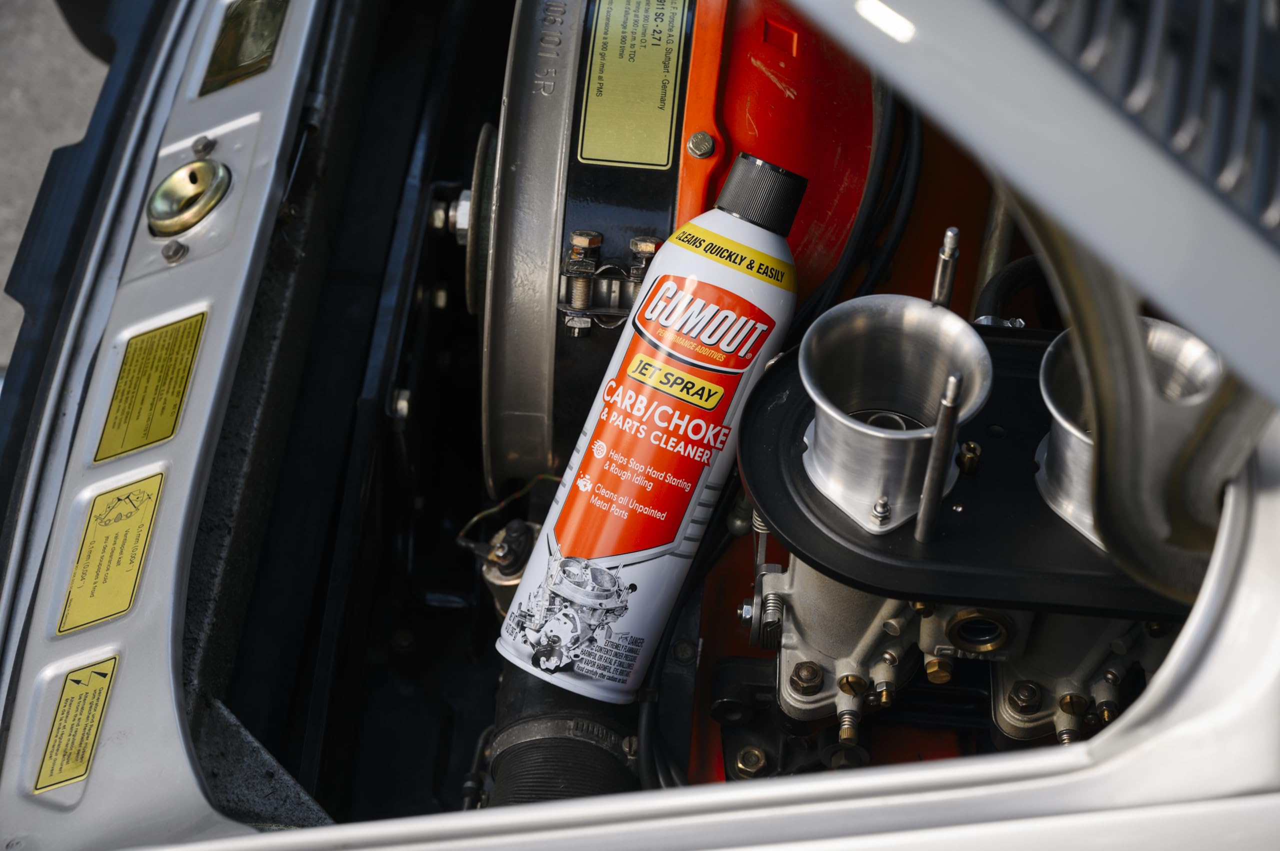 Gumout Carb/Choke 800002231 Cleaner Spray, Carb Intake Valve Cleaner, Cleans Gum, Varnish & Dirt Inside & Outside Carburetor Chamber & Prevents Future Build Up Saving on Fuel Economy 14Oz.