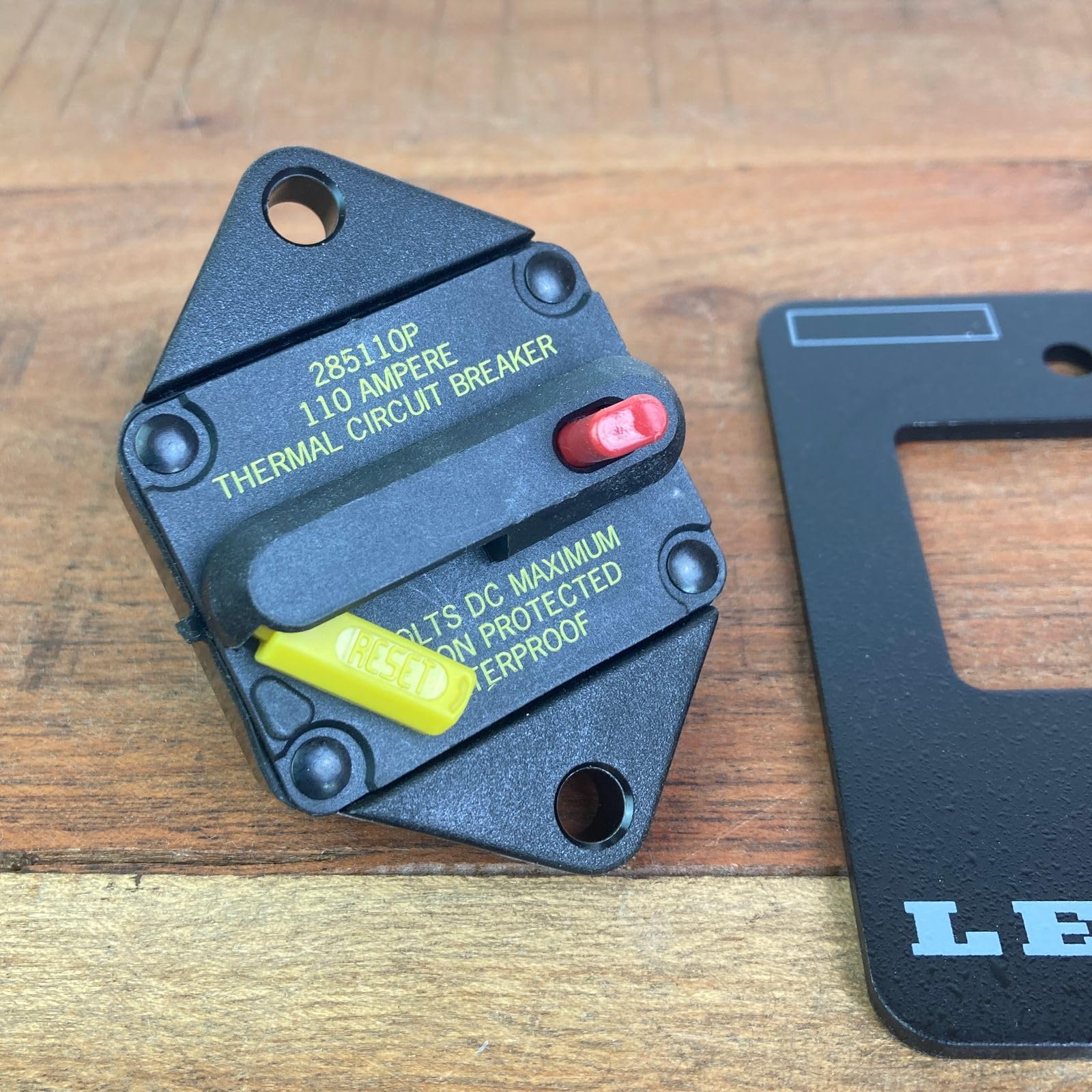 Circuit Breaker Lewmar 68000350 110 Amp
