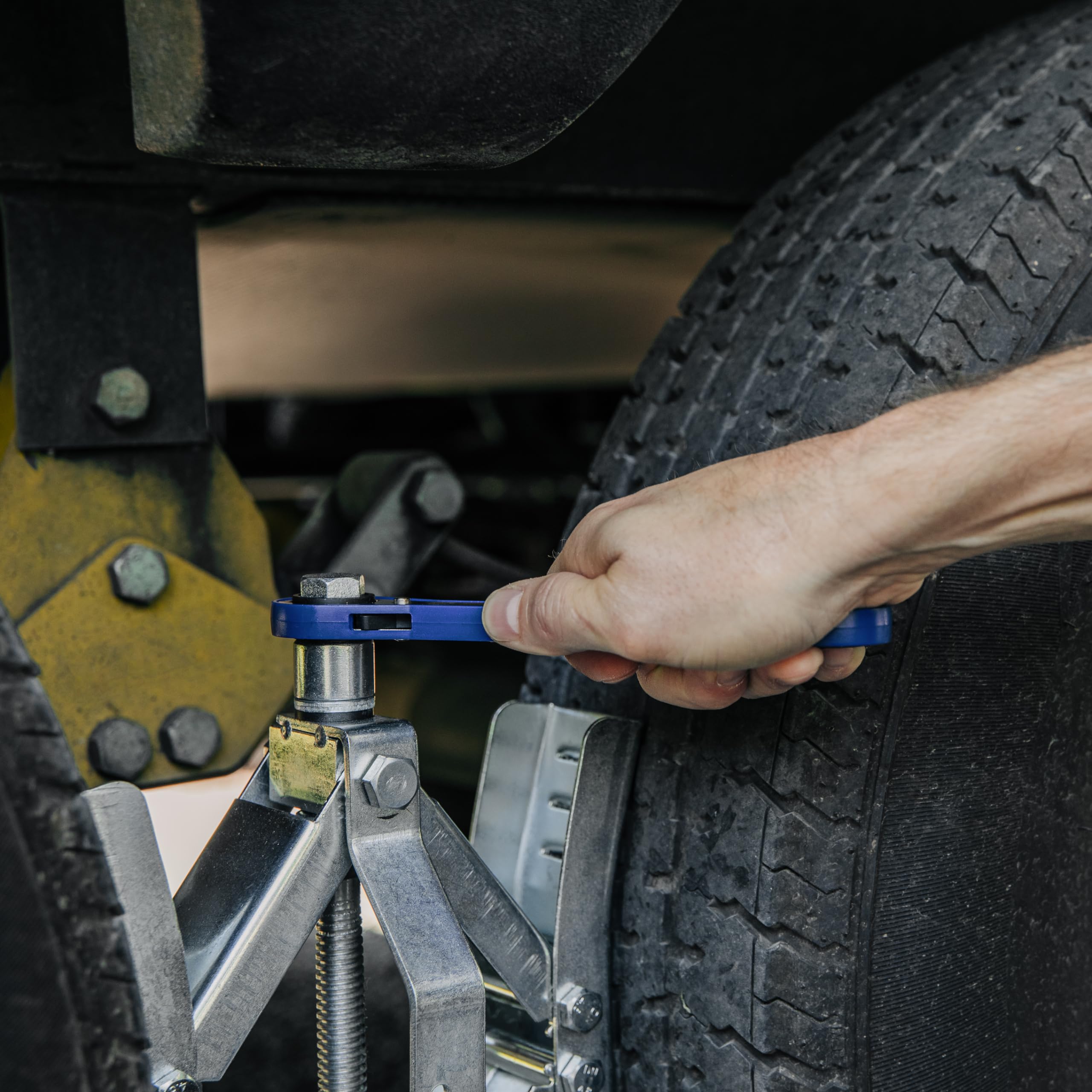 Camco Eaz-Lift Heavy Duty Wheel Stop with Ratchet Wrench- Stabilizes Your Truck by Securing Tires Tandem to Prevent Movement Spaced 3-10" Apart- Large (44662)