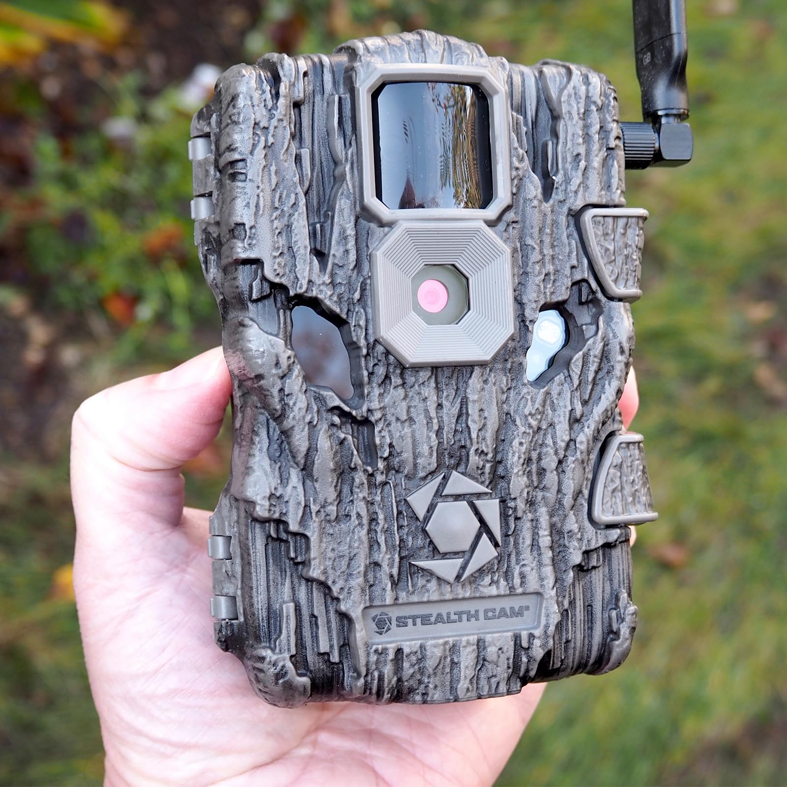 Fusion Stealth Cam Global 26MP Photo & 720P Video 0.8 Sec Trigger Speed Wireless Remote Hunting Cellular Trail Camera, 32GB SD Card Supported