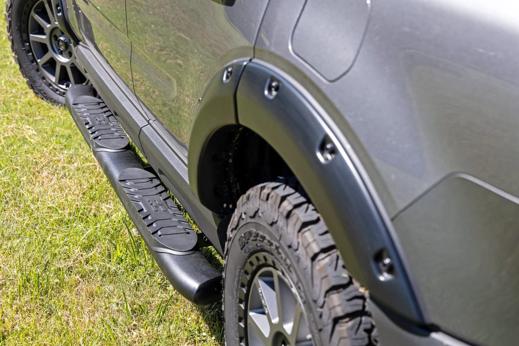 Oval Nerf Steps Rough Country for Ford Bronco Sport (2021-2025) - OEM Style Rails with Built-in Side Steps